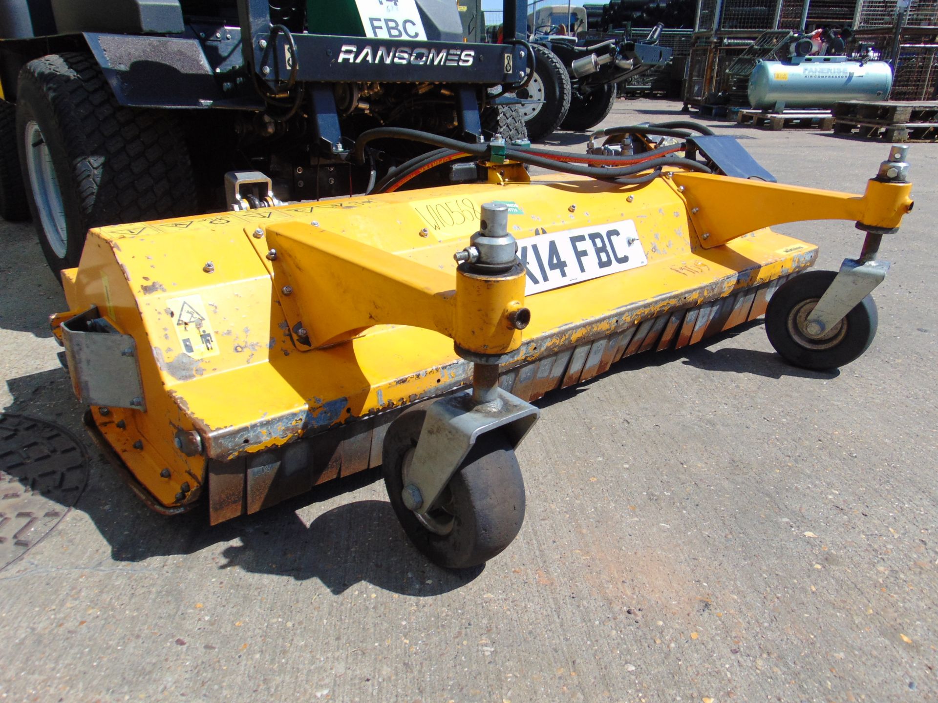 2014 Ransomes 4WD HR300 C/W Muthing Outfront Flail Mower ONLY 2,302 HOURS! - Image 9 of 29