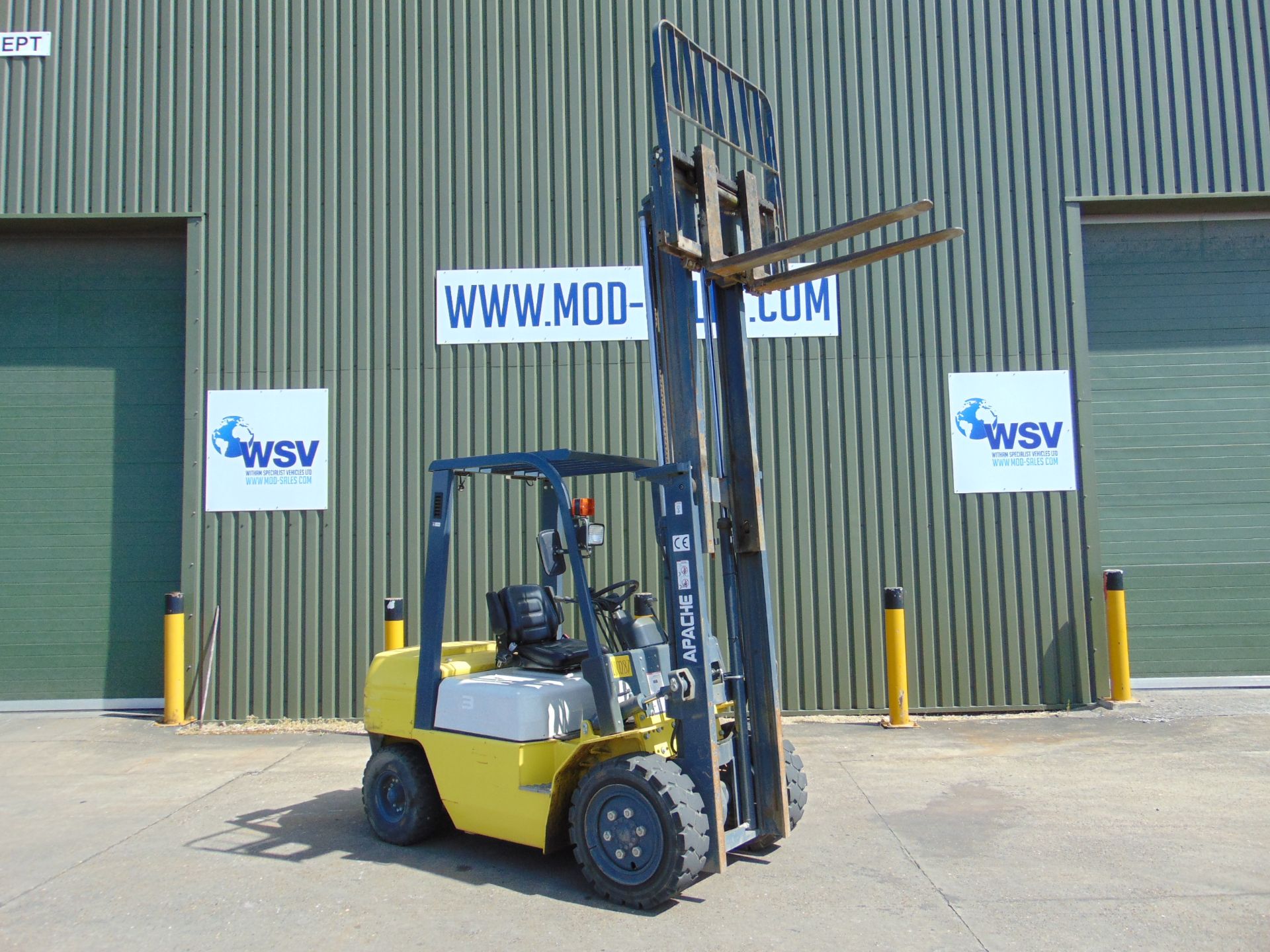 Apache 3000Kg Diesel Fork Lift Truck ONLY 742 HOURS! - Image 7 of 12