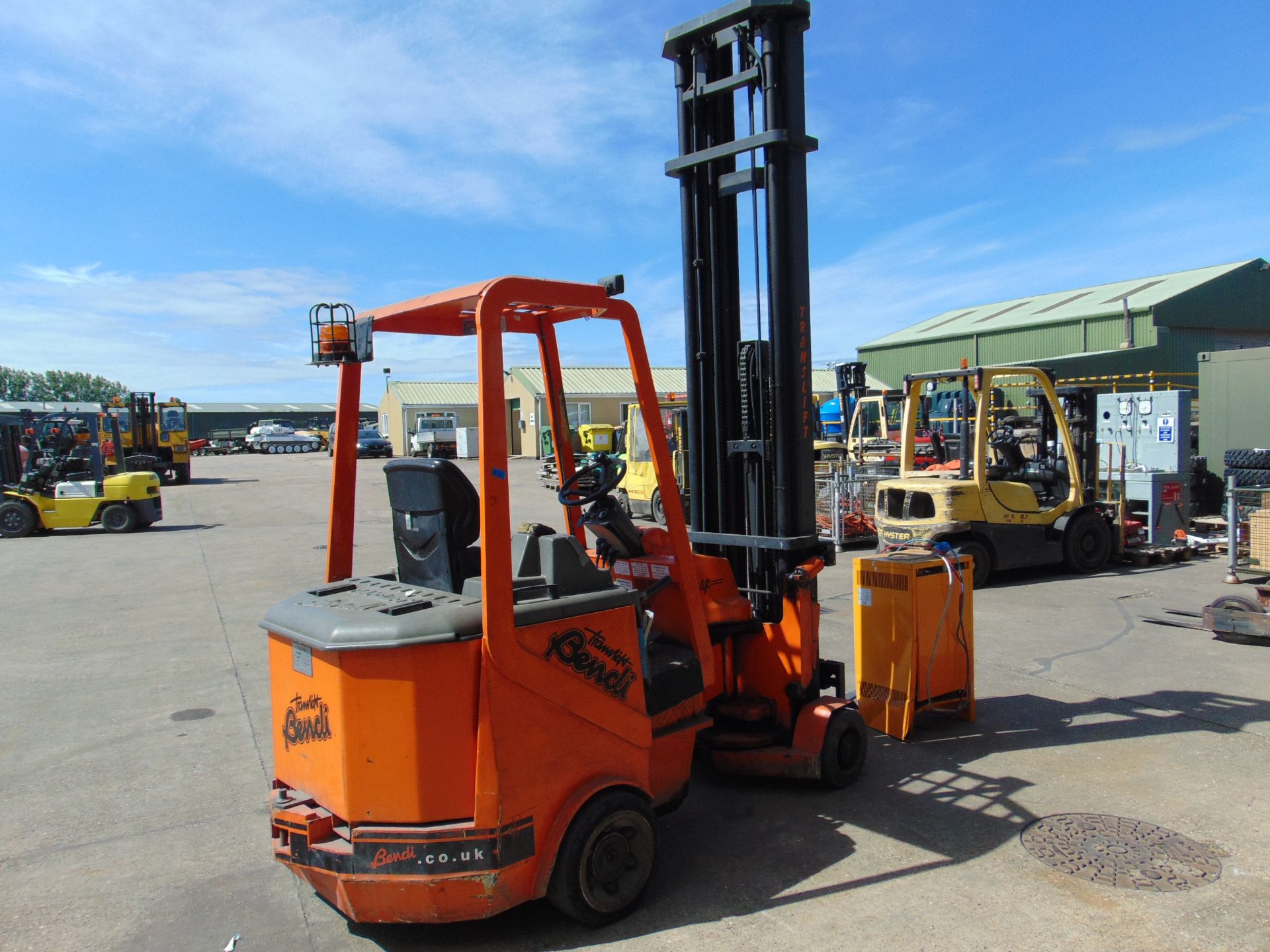 Translift Bendi Electric Reach Fork Lift Truck ONLY 264 hours! MOD Contract Fully Refurbished 2006 - Image 8 of 18