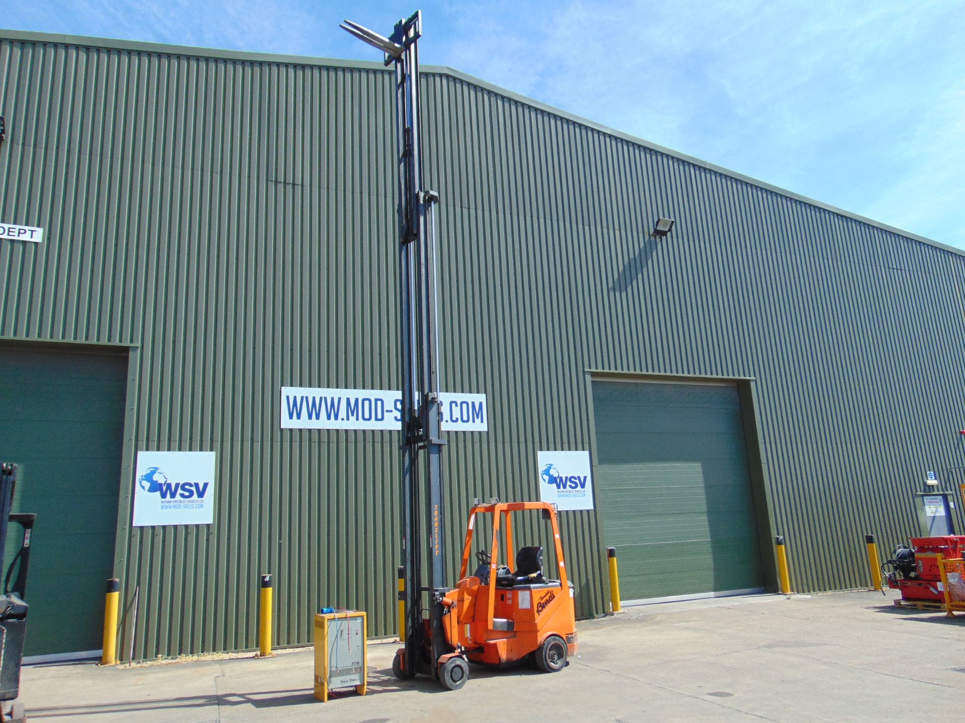 Translift Bendi Electric Reach Fork Lift Truck ONLY 264 hours! MOD Contract Fully Refurbished 2006 - Image 9 of 18