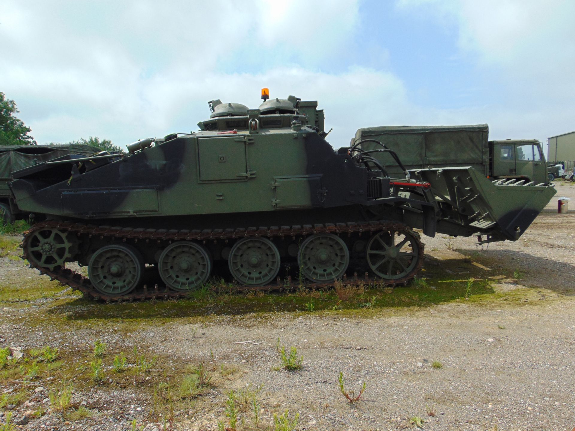 Very Rare Ex Reserve Combat Engineer Tractor (CET) ONLY 7 MILES! with amphibious capability - Image 4 of 39