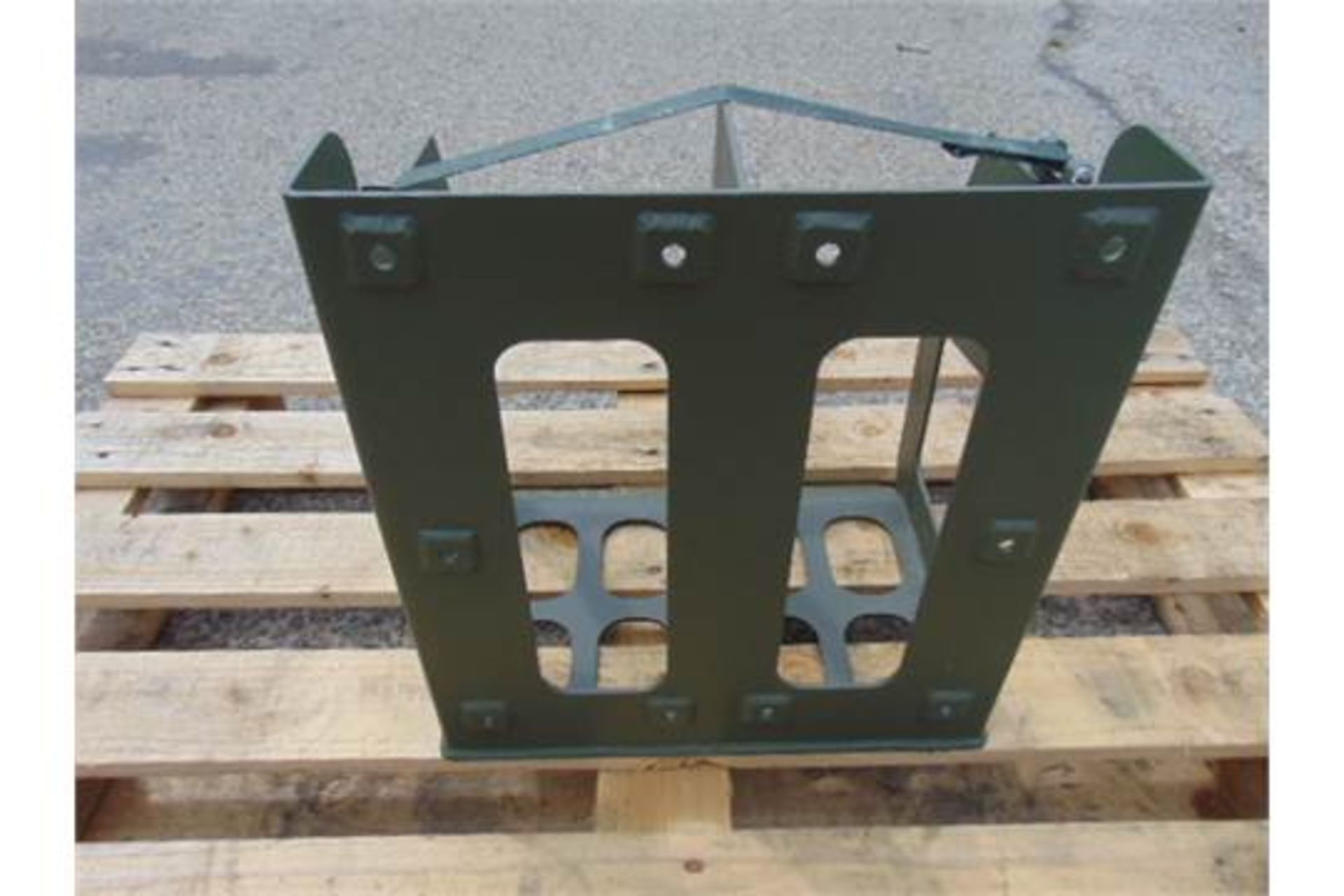 Unissued Vehicle Twin Jerry Can Rack - Image 4 of 5