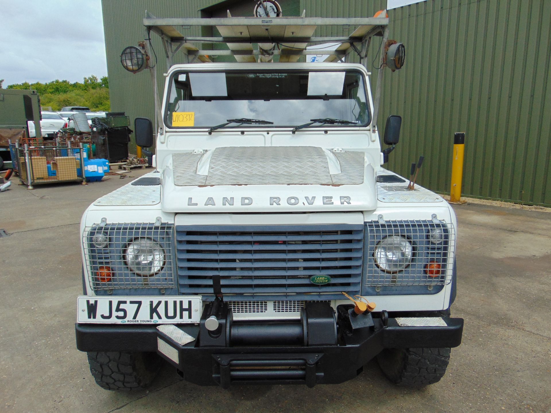 2007 Land Rover Defender 110 Puma hardtop 4x4 Utility vehicle (mobile workshop) with hydraulic winch - Image 3 of 31