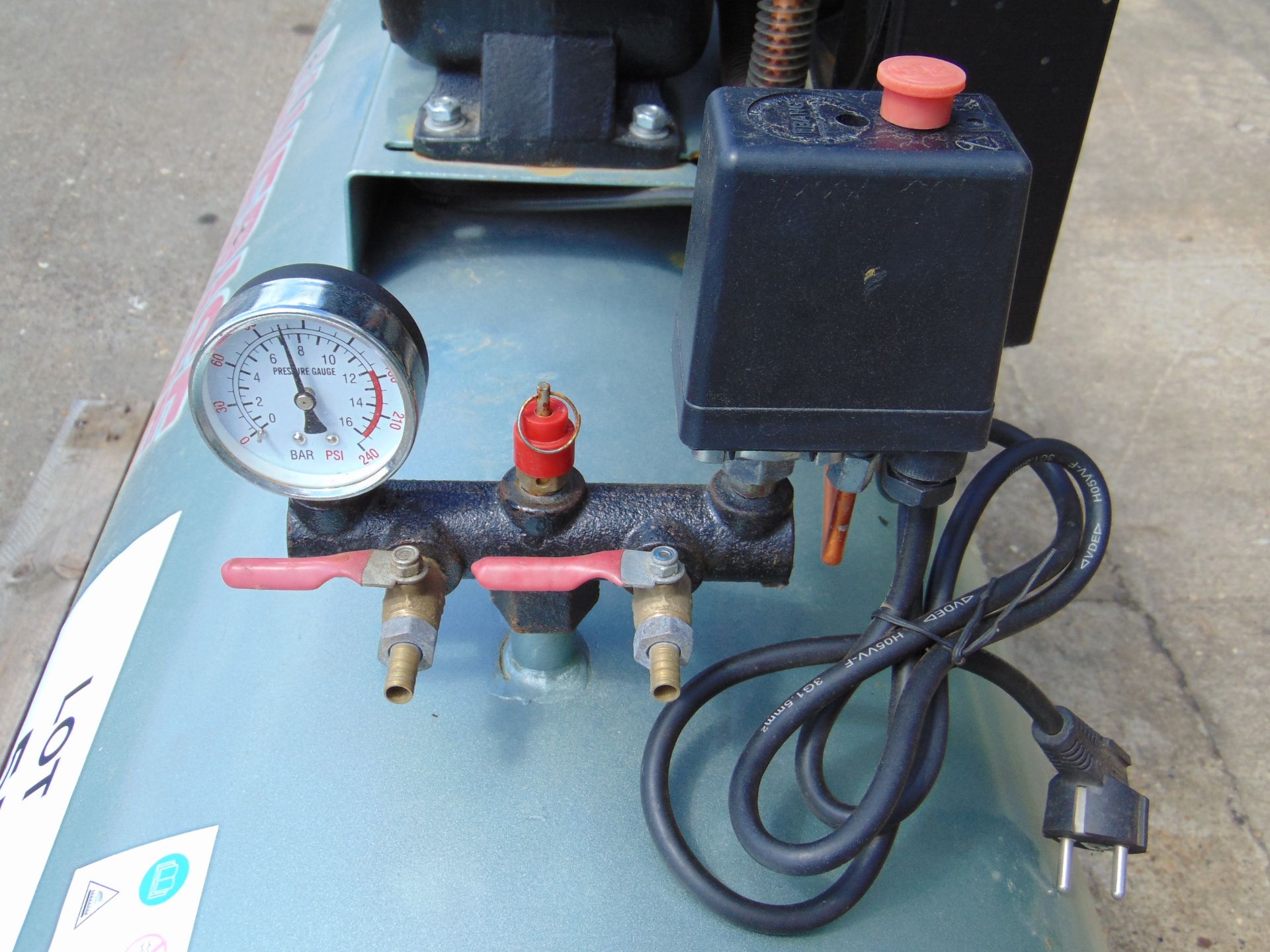 Unissued Panerise 300L workshop Air Compressor - Image 5 of 6