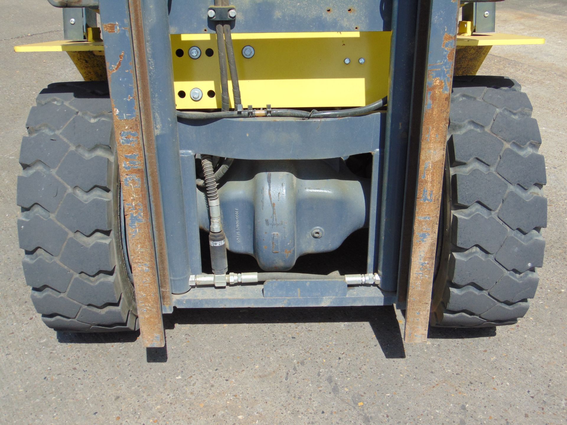 Apache 3000Kg Diesel Fork Lift Truck ONLY 742 HOURS! - Image 8 of 12