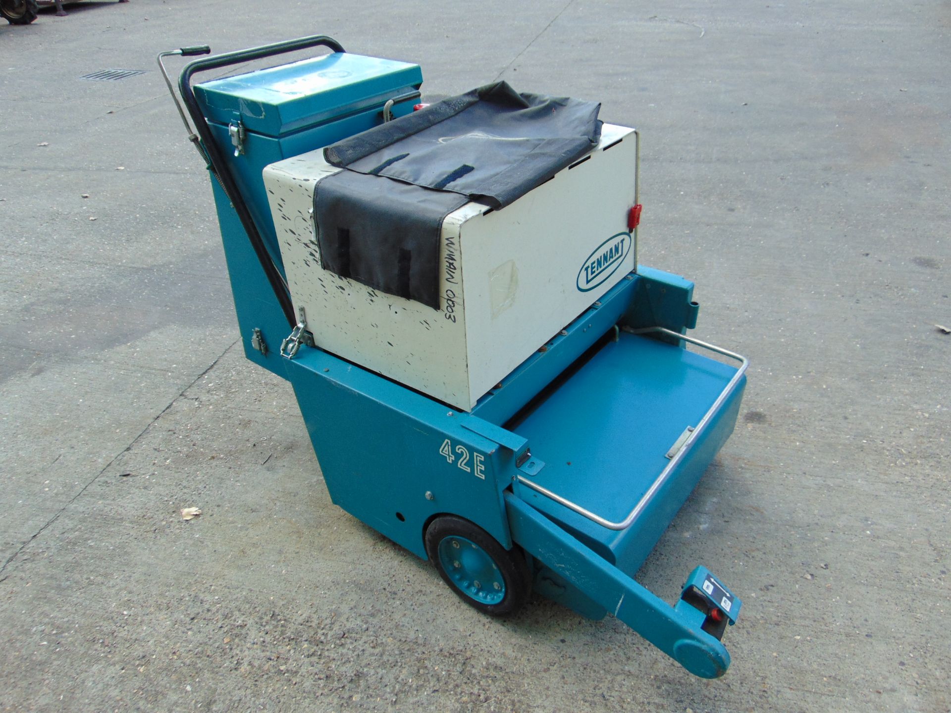 Tennant 42E Walk Behind Electric Sweeper - Image 3 of 8