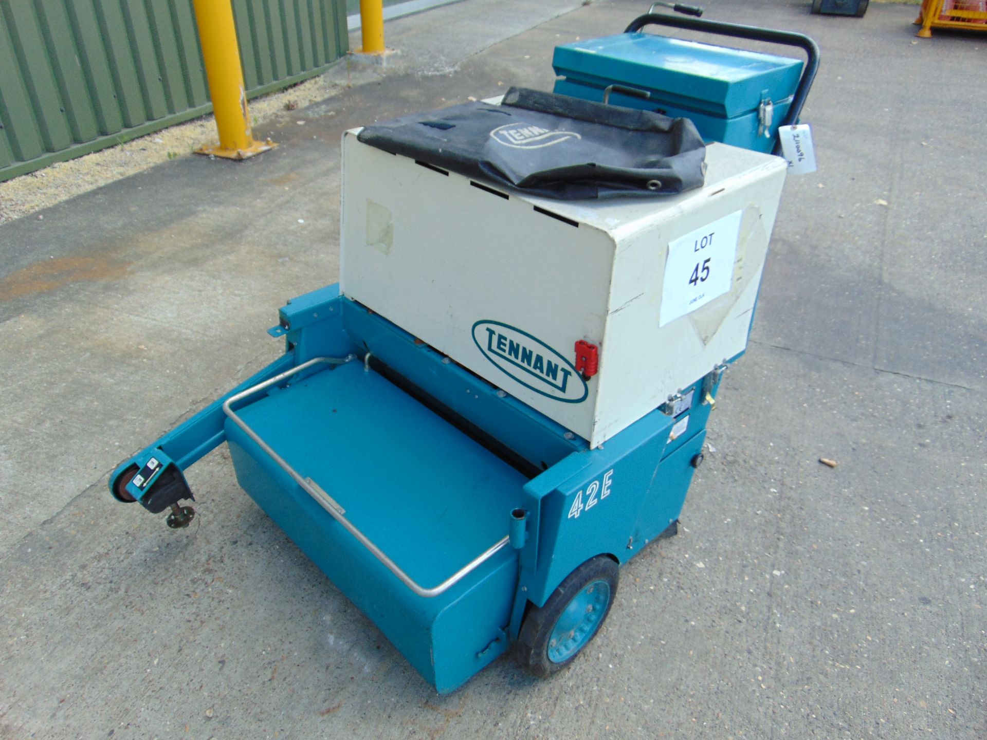 Tennant 42E Walk Behind Electric Sweeper - Image 2 of 8