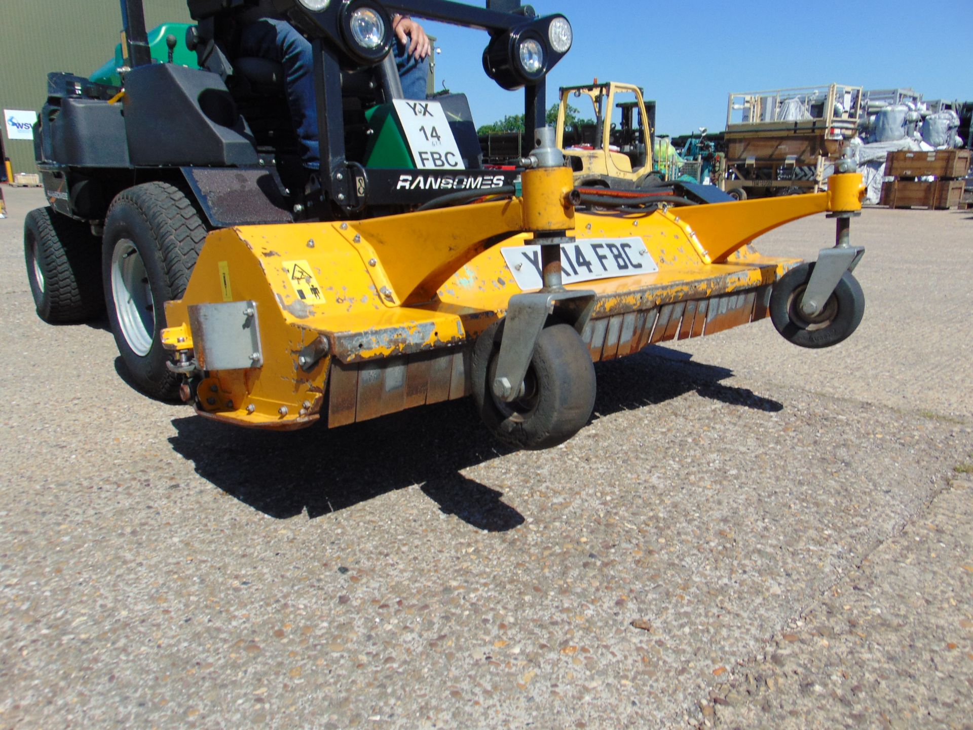 2014 Ransomes 4WD HR300 C/W Muthing Outfront Flail Mower ONLY 2,302 HOURS! - Image 10 of 29