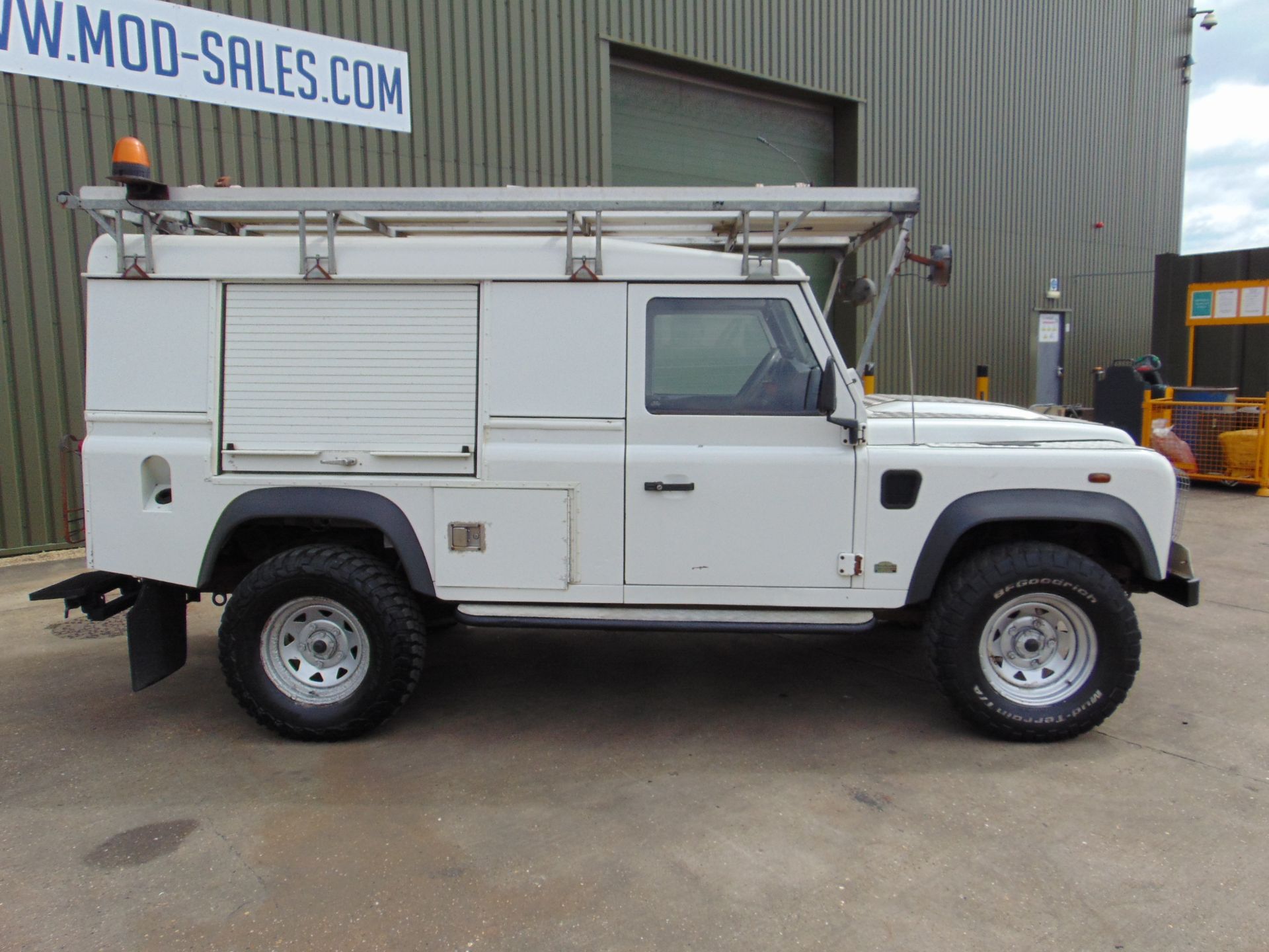 2007 Land Rover Defender 110 Puma hardtop 4x4 Utility vehicle (mobile workshop) with hydraulic winch - Image 6 of 31