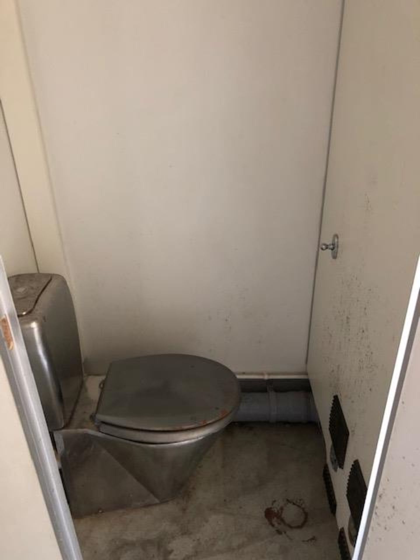 Frontline Toilet and Shower Block Unit - Image 38 of 48