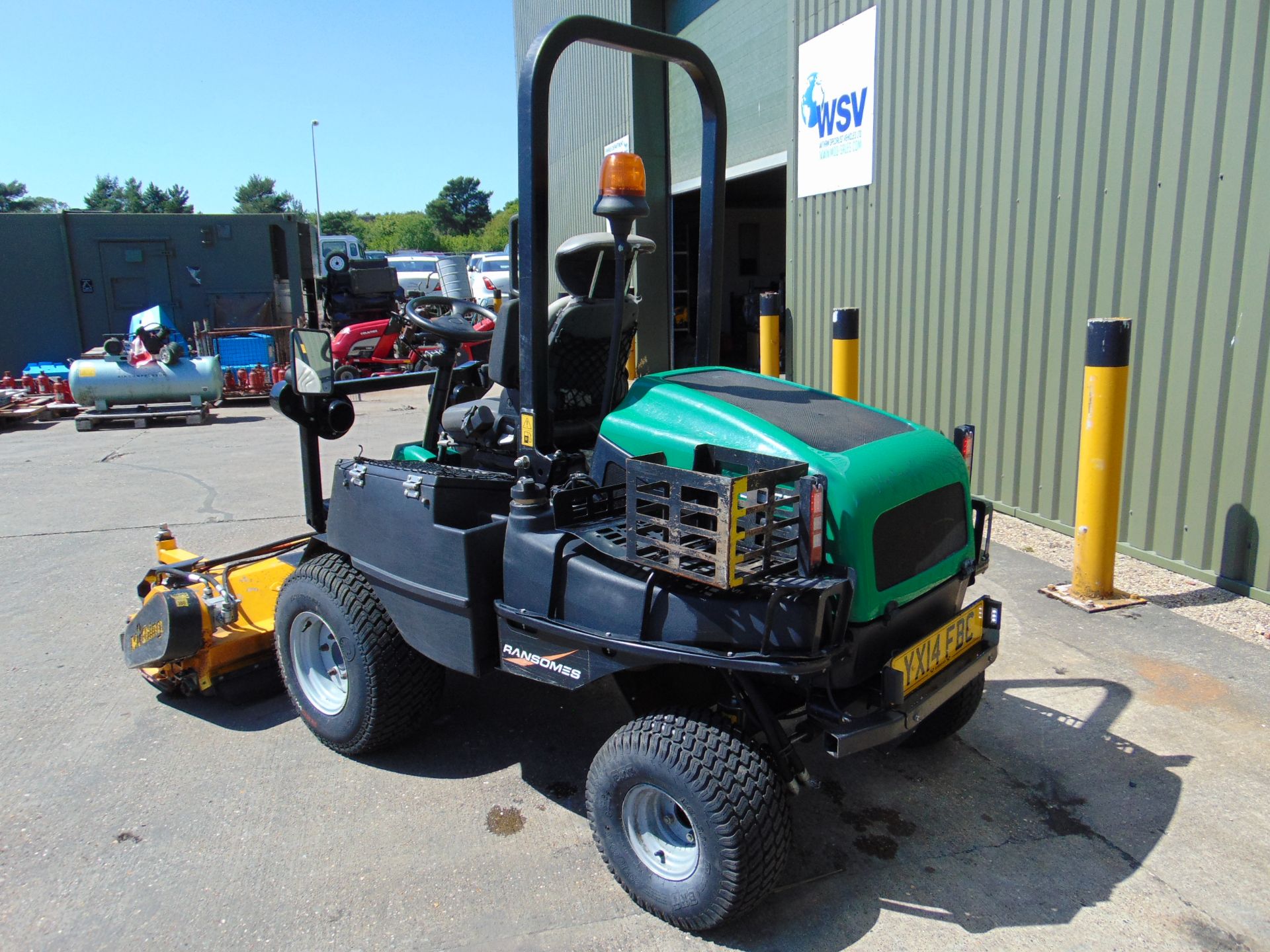 2014 Ransomes 4WD HR300 C/W Muthing Outfront Flail Mower ONLY 2,302 HOURS! - Image 7 of 29