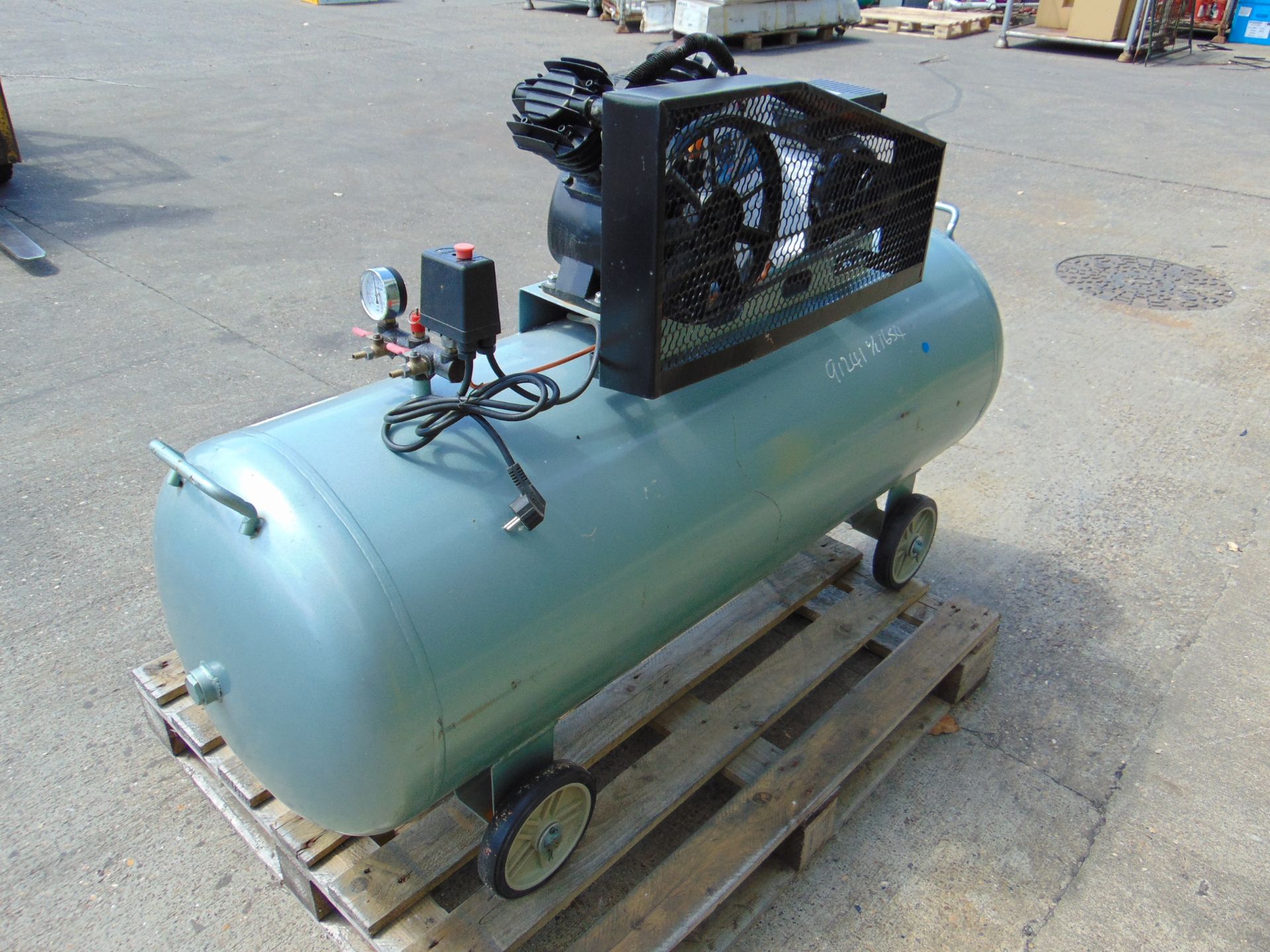 Unissued Panerise 300L workshop Air Compressor - Image 3 of 6