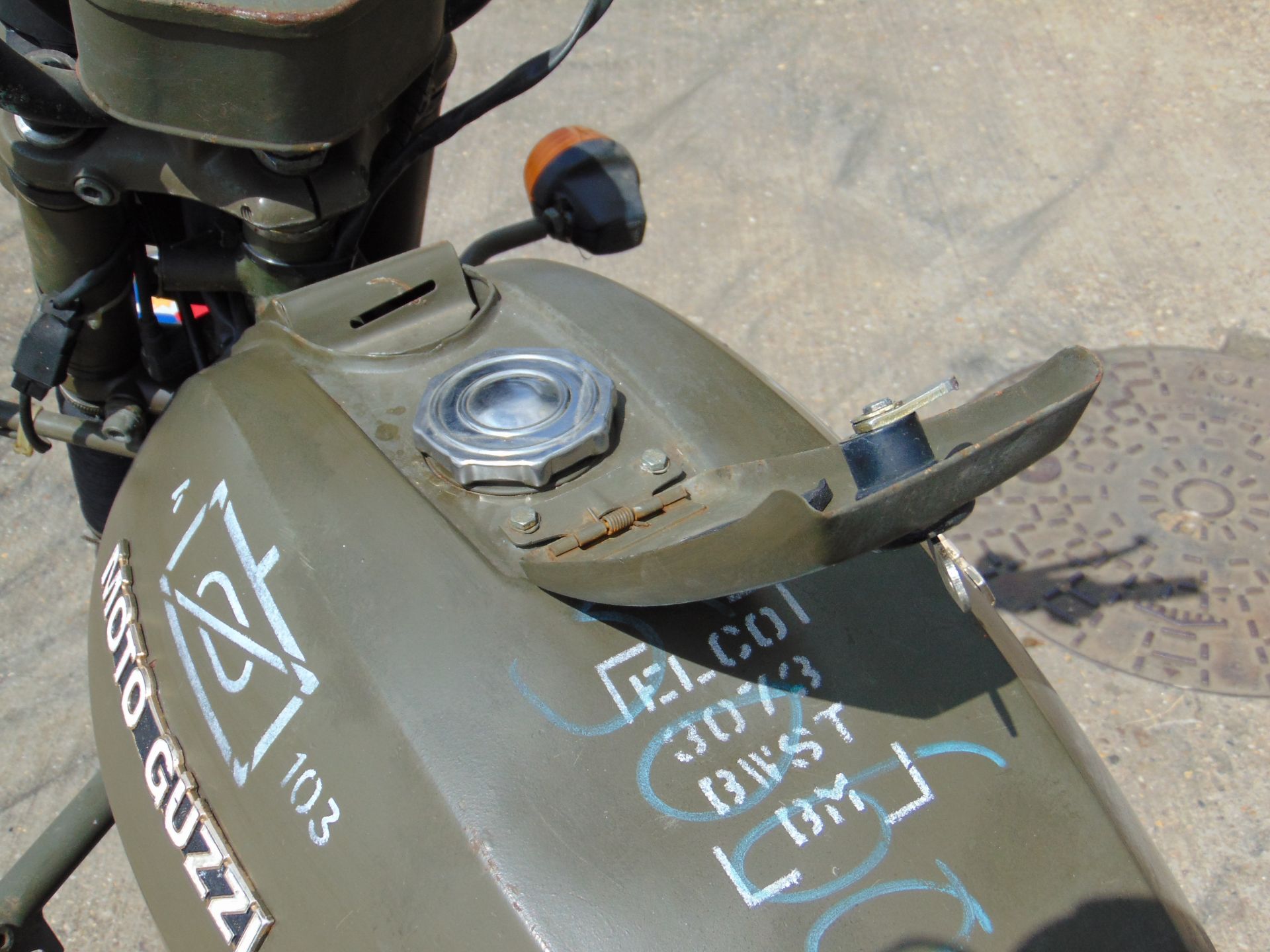 Moto Guzzi V50 V Twin NATO Dispatch Motorbike direct from Nato Storage. - Image 21 of 22