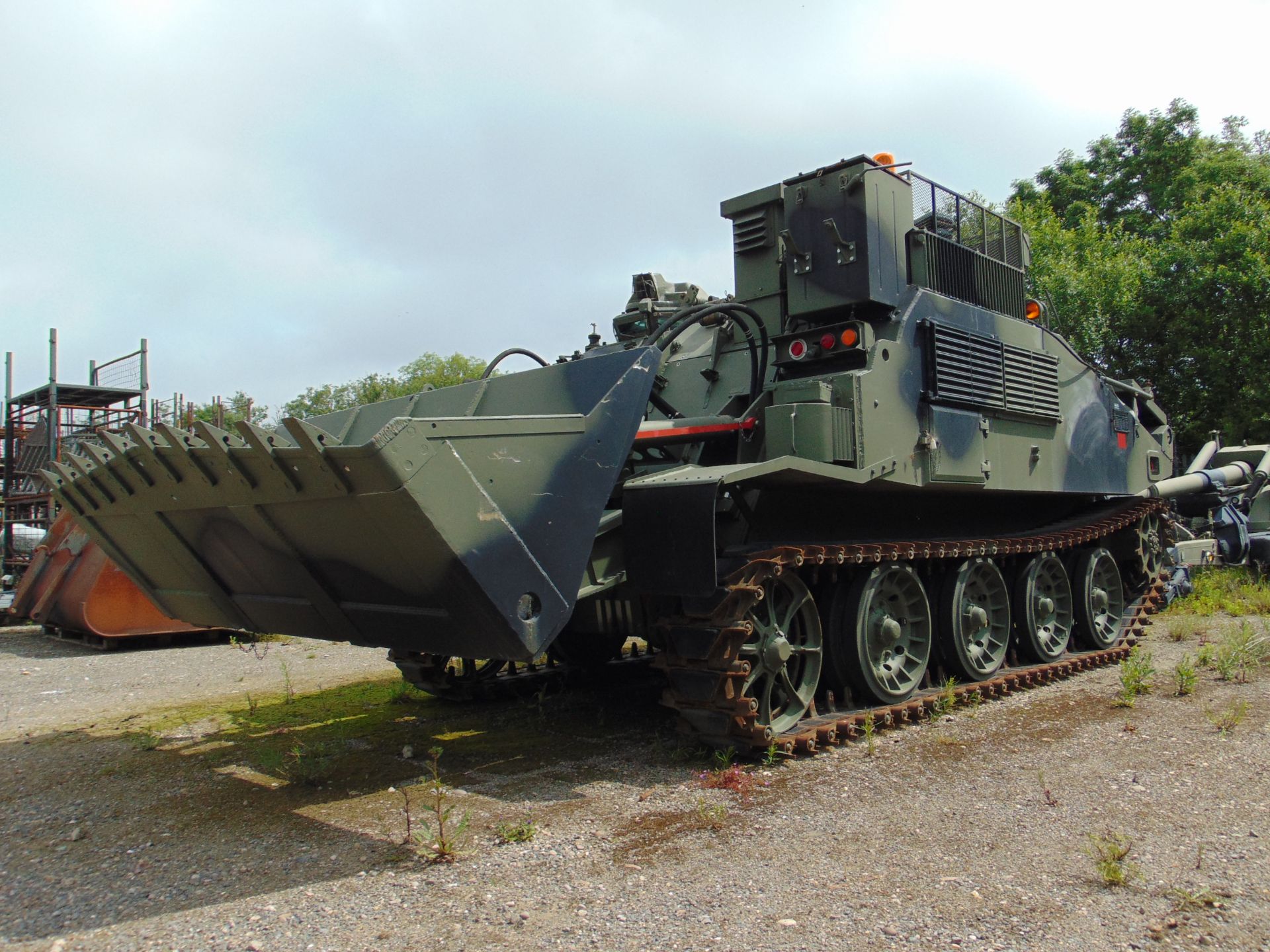 Very Rare Ex Reserve Combat Engineer Tractor (CET) ONLY 7 MILES! with amphibious capability - Image 39 of 39