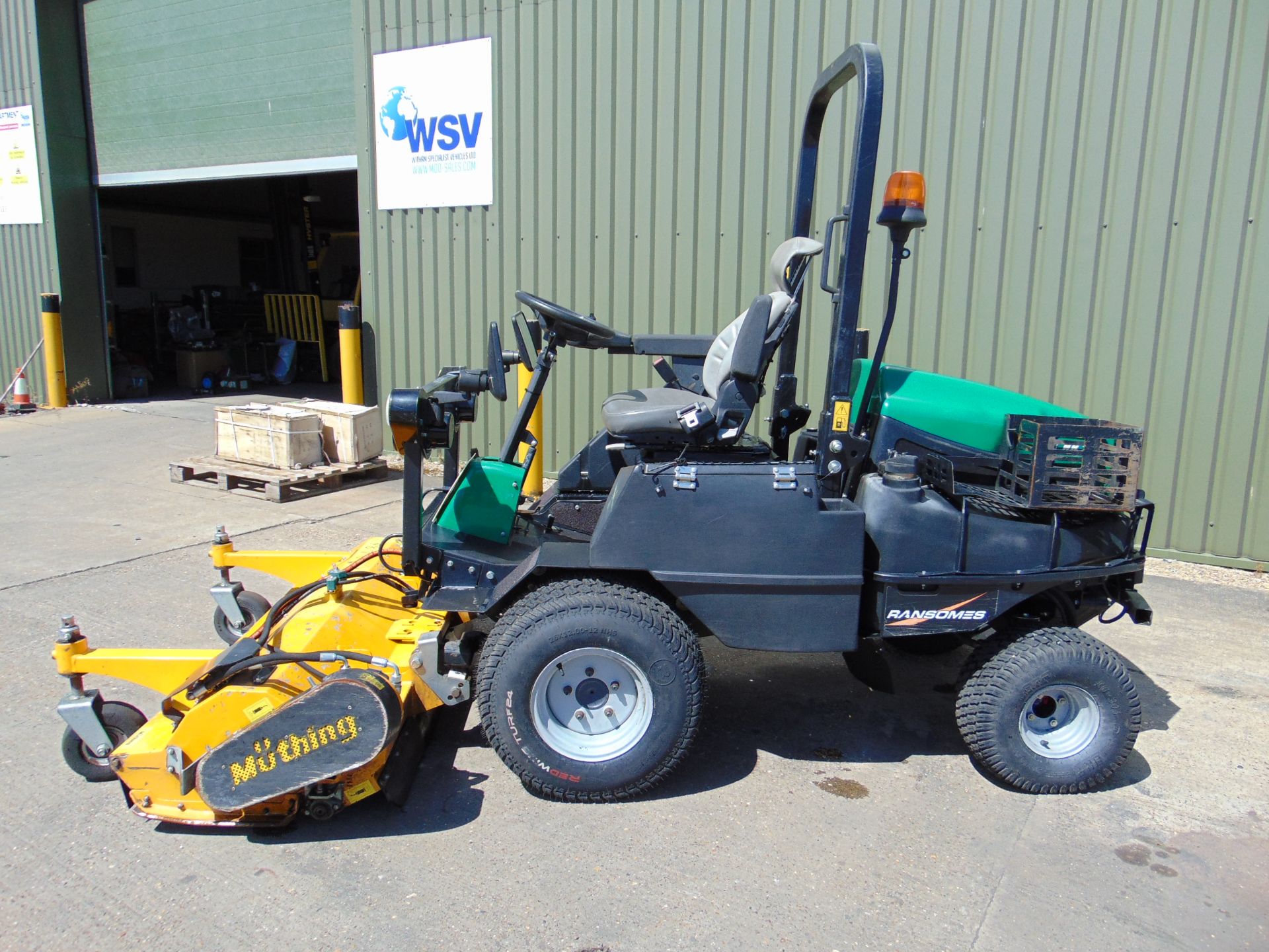 2014 Ransomes 4WD HR300 C/W Muthing Outfront Flail Mower ONLY 2,302 HOURS! - Image 6 of 29