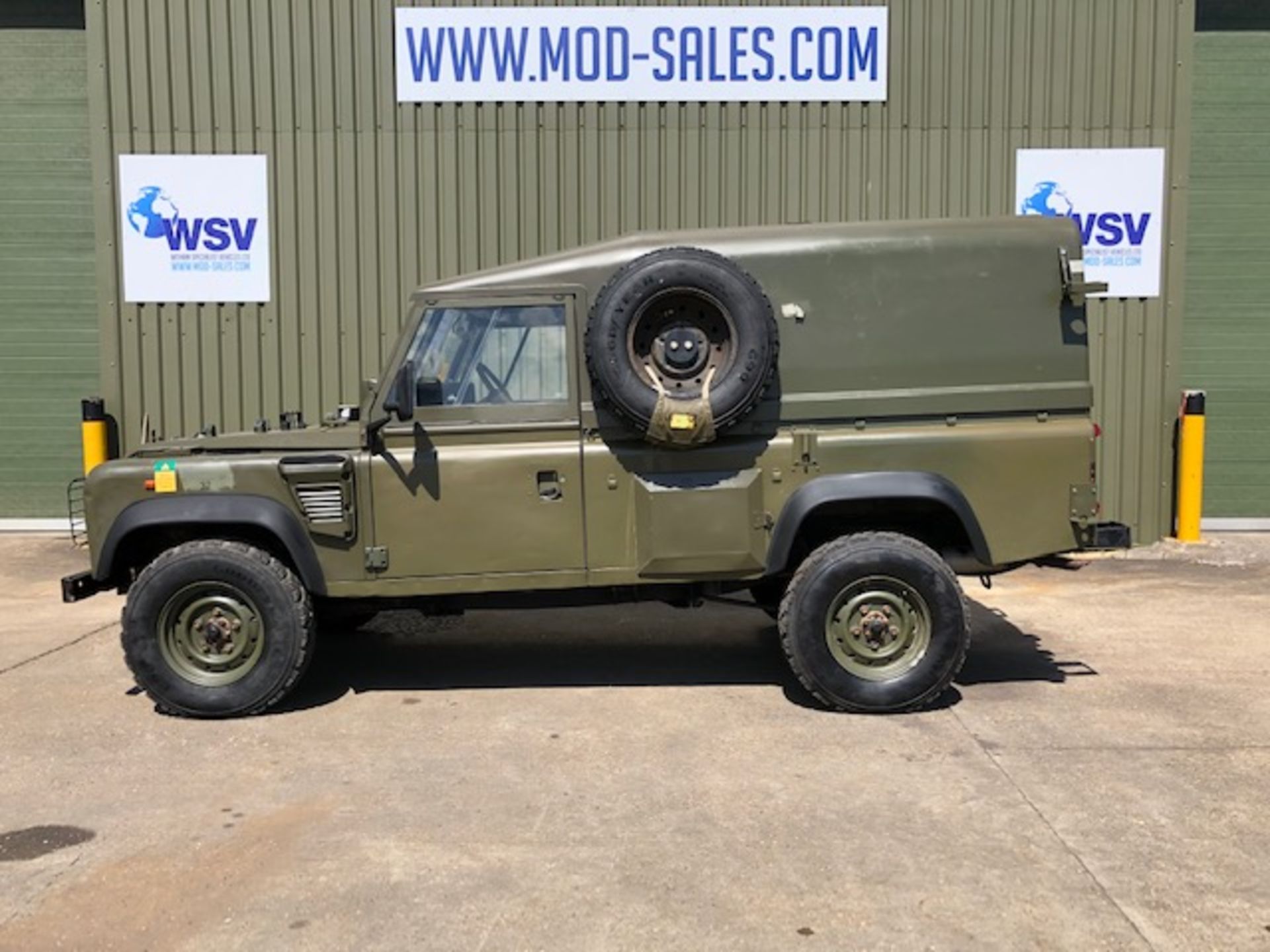 UK MOD Land Rover Defender Wolf 110 hardtop RHD - Image 40 of 45