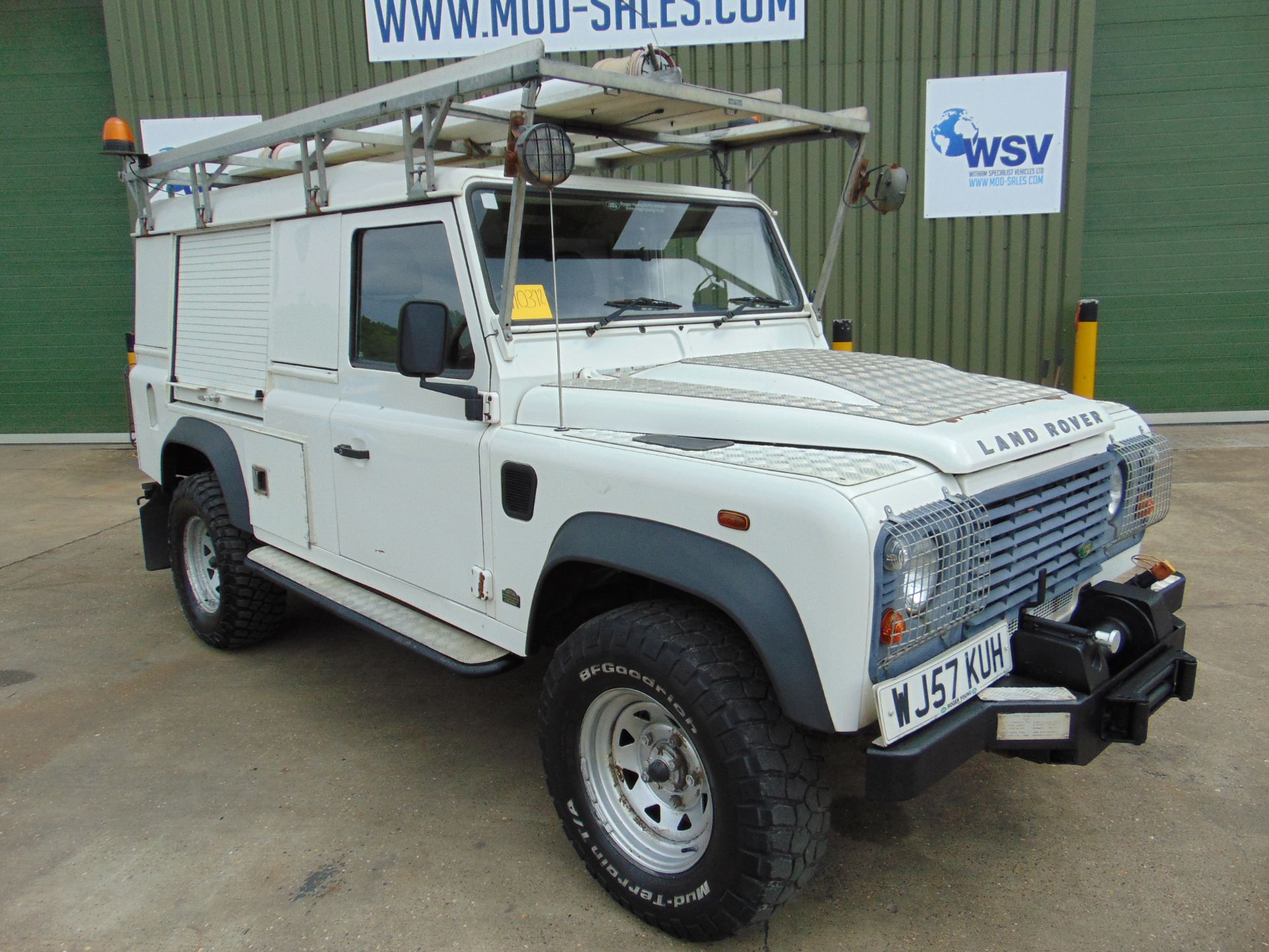 2007 Land Rover Defender 110 Puma hardtop 4x4 Utility vehicle (mobile workshop) with hydraulic winch - Image 2 of 31