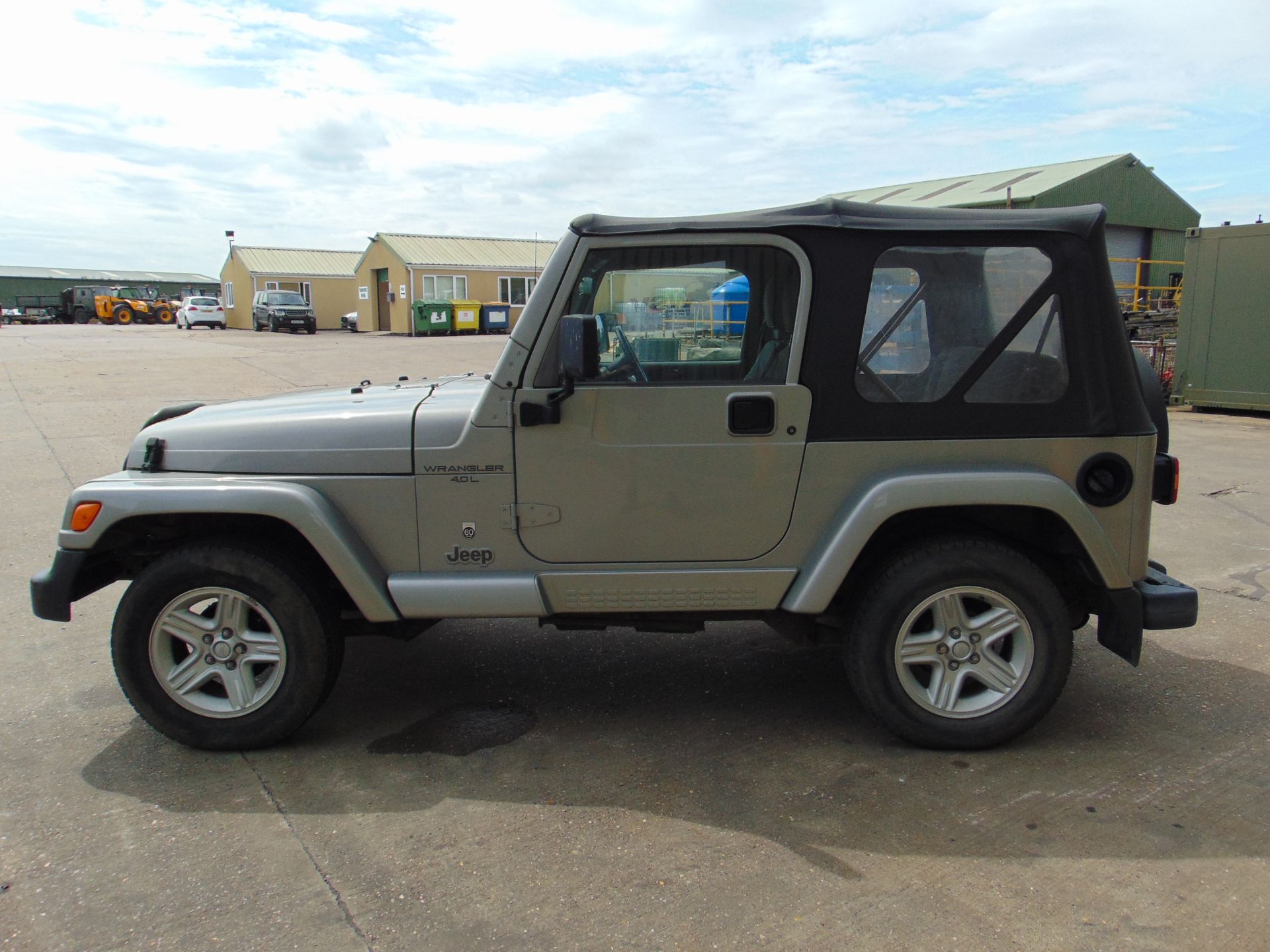 Stunning 2001 Jeep Wrangler 60TH Anniversary 4.0L Great 4X4 Iconic Classic ONLY 17,613 Miles! - Image 6 of 23