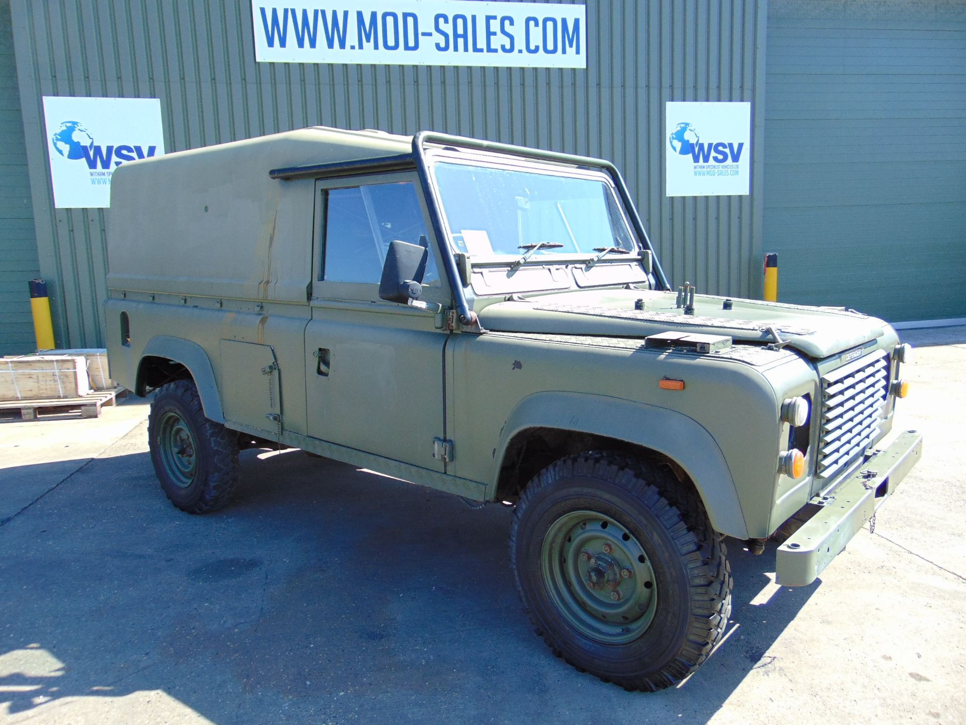 Land Rover 110 RHD Tithonus hardtop - Image 3 of 32