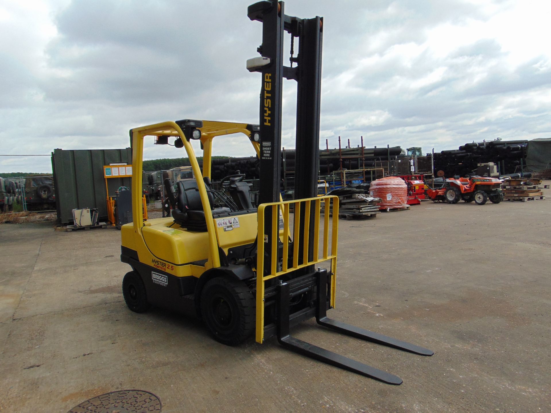 Ex Reserve Hyster H2.5FT 2500Kg Diesel Forklift Only 808 Hours! - Image 7 of 19