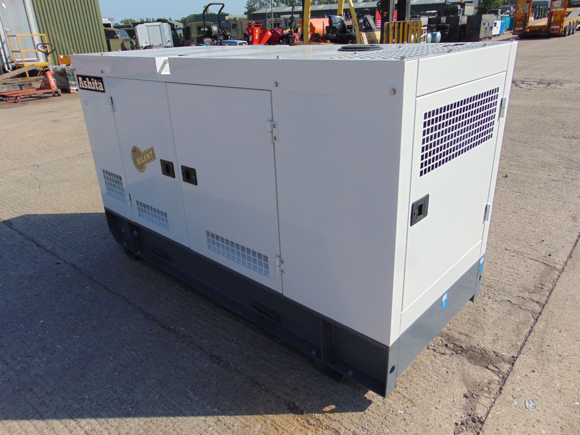 UNISSUED WITH TEST HOURS ONLY 70 KVA 3 Phase Silent Diesel Generator Set - Bild 4 aus 19