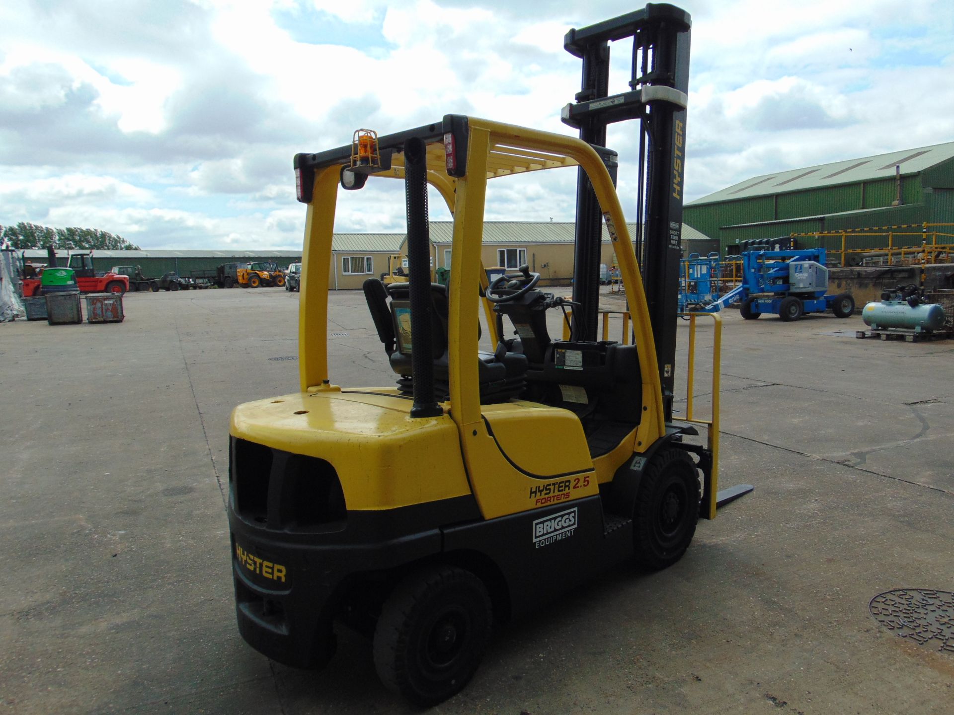 Ex Reserve Hyster H2.5FT 2500Kg Diesel Forklift Only 808 Hours! - Image 5 of 19