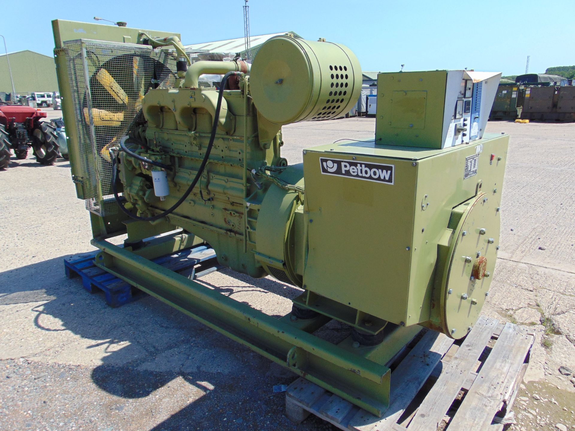 Ex Reserve Petbow BP204 255 KVA Skid Mounted Generator c/w Cummins Engine ONLY 2,122 HOURS! - Image 4 of 21