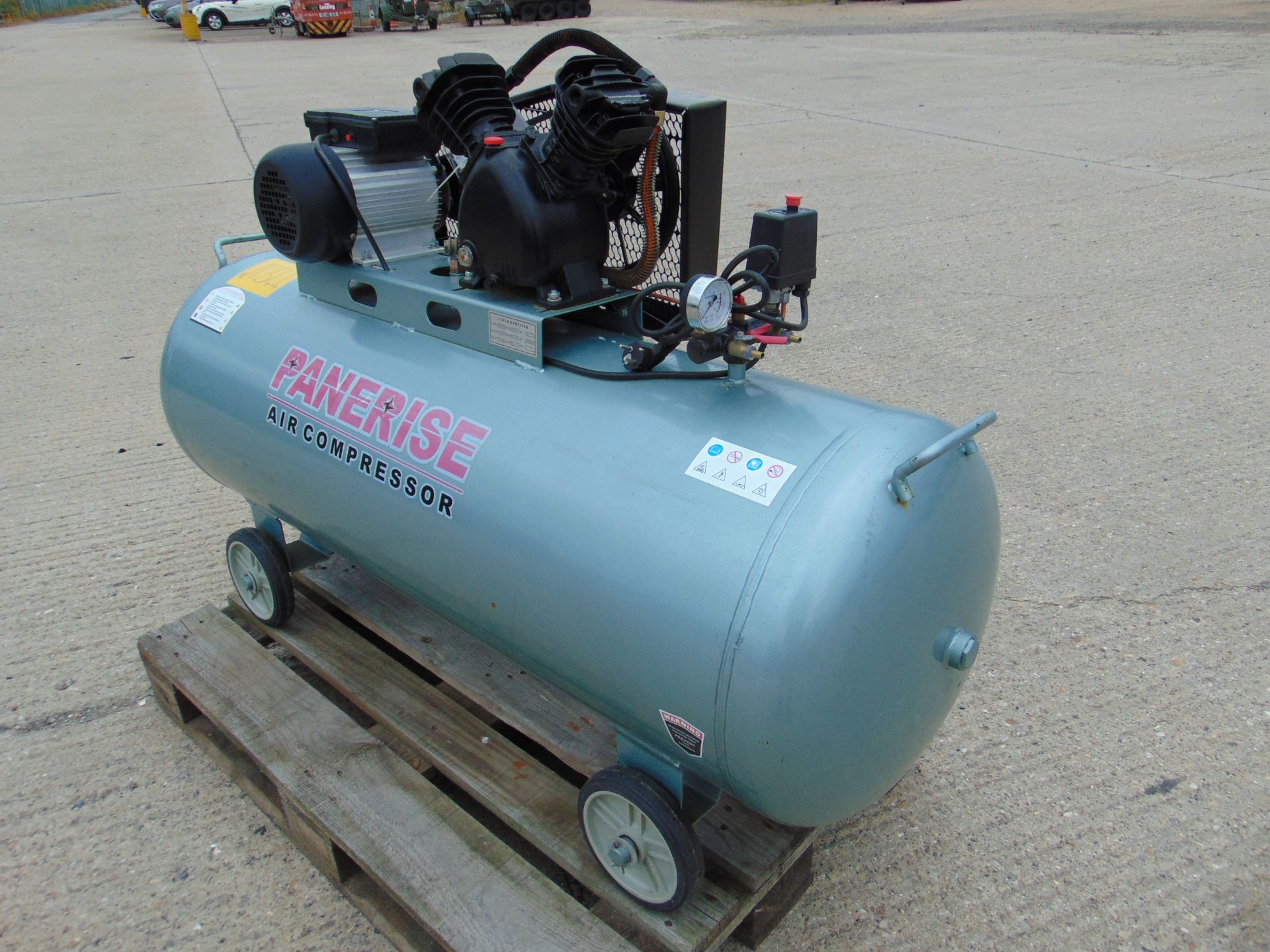 Unissued Panerise 300L workshop Air Compressor - Image 3 of 9