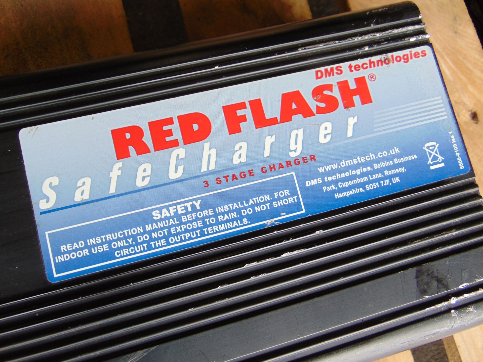 Red Flash 12v 50a DC 3 Stage Safe Charger - Image 3 of 6