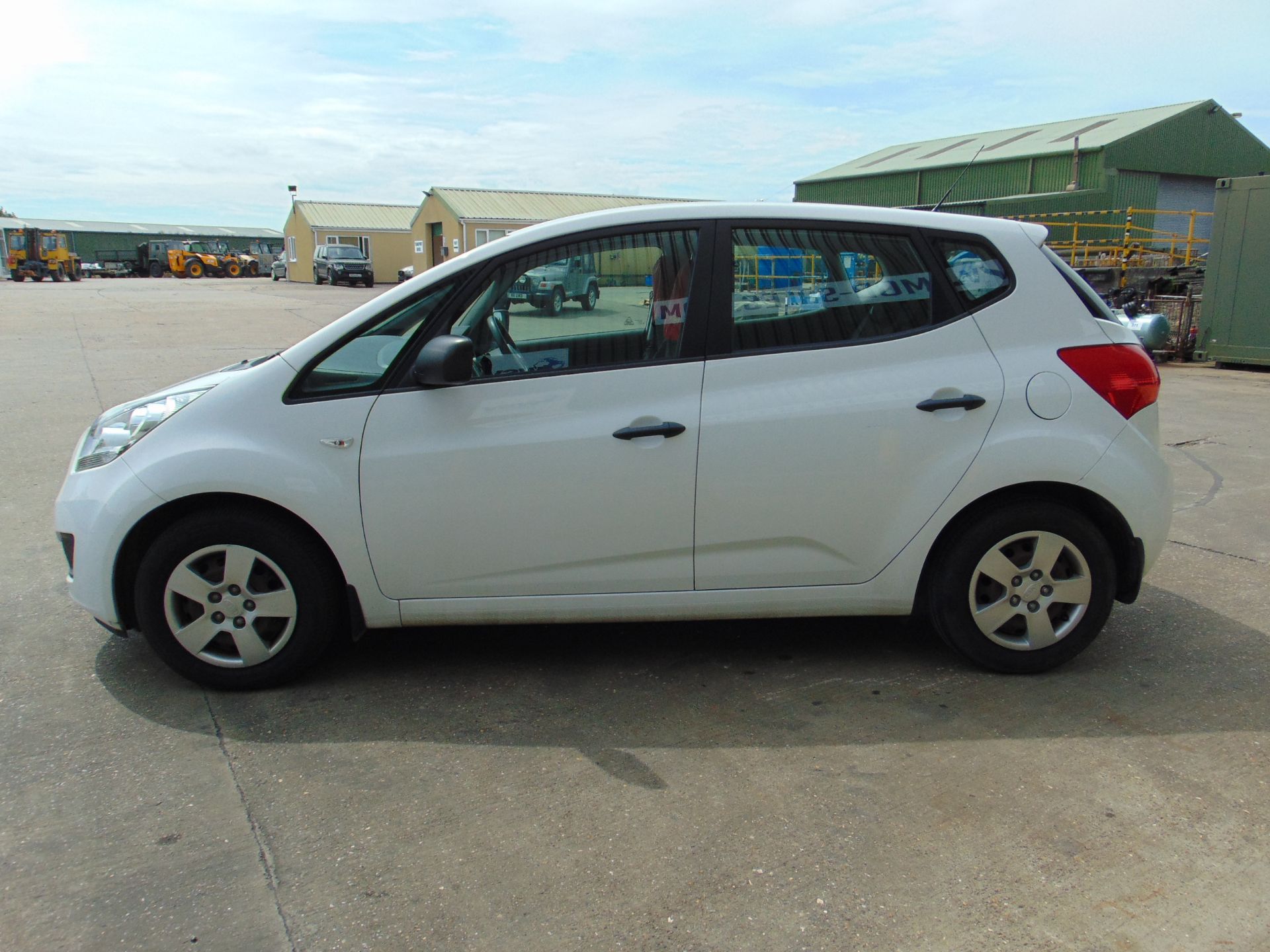 2011 Kia Venga EcoDynamics 1.4 CRDi 5 Door Diesel Hatchback Only 52,622 Miles! *NO VAT / NO PREMIUM* - Image 5 of 20