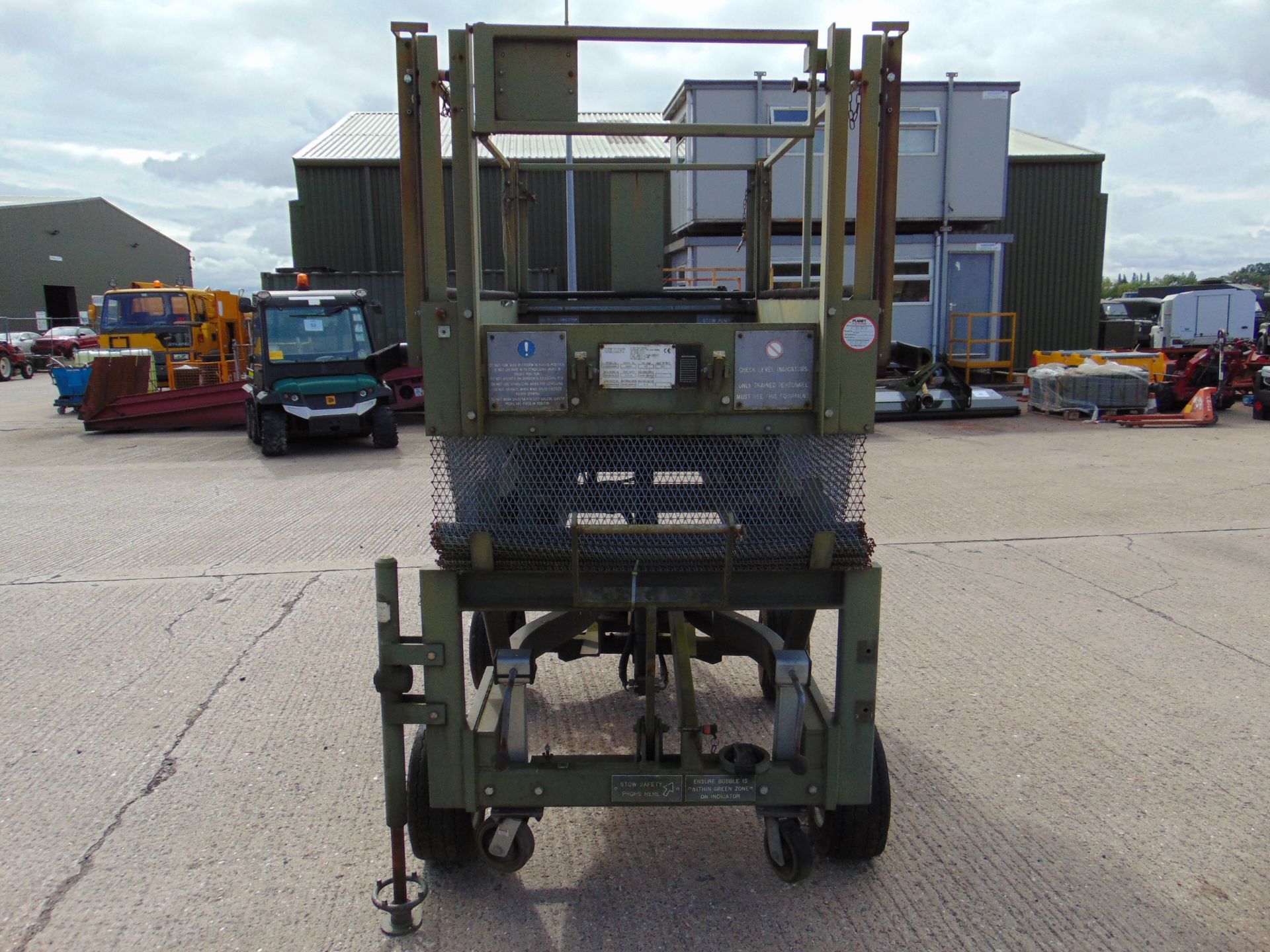 Direct RAF Maintenance Unit UK Lift Hydraulic Access Platform SWL 272 Kgs - Image 6 of 14