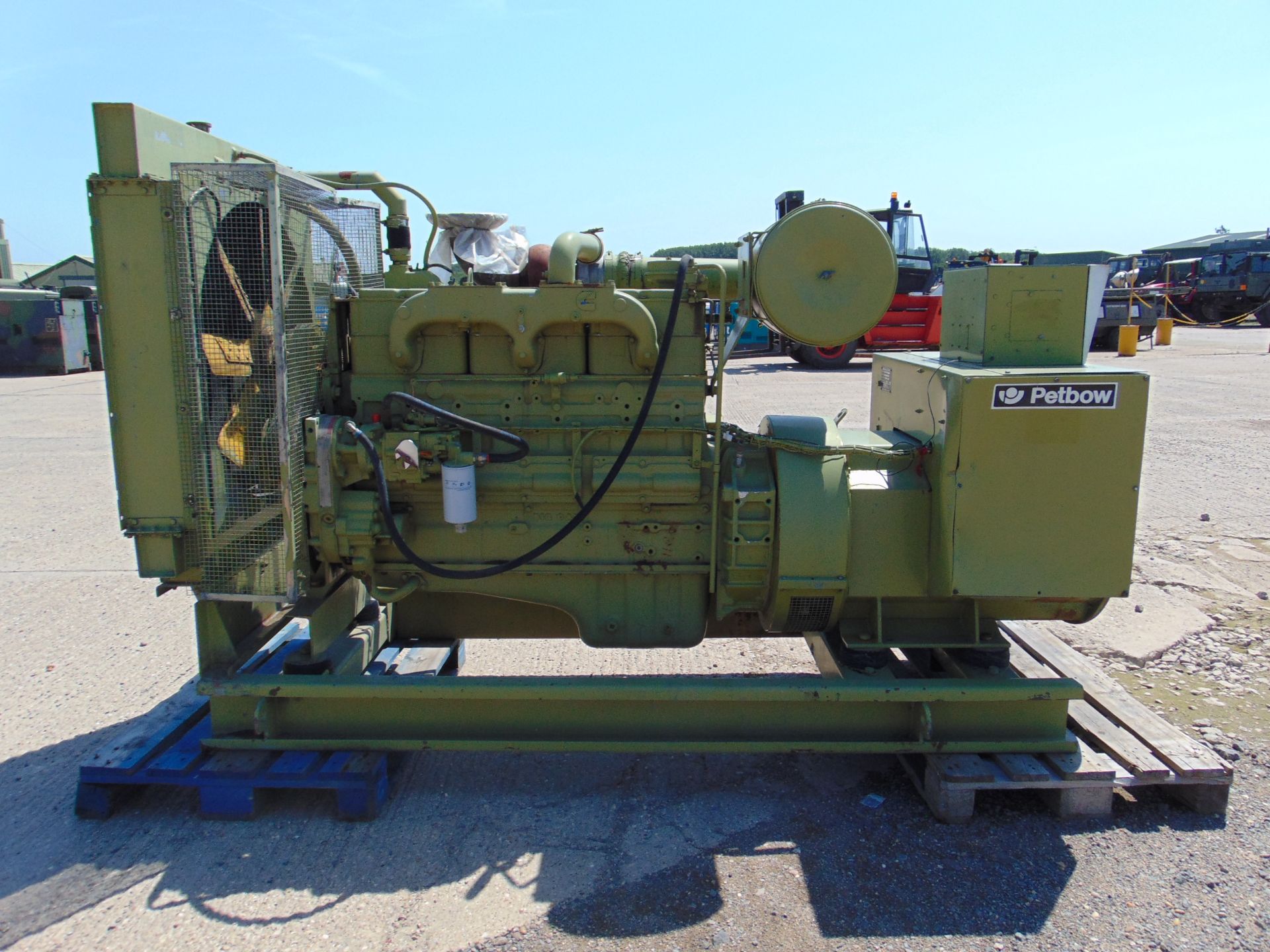 Ex Reserve Petbow BP204 255 KVA Skid Mounted Generator c/w Cummins Engine ONLY 2,122 HOURS! - Image 5 of 21