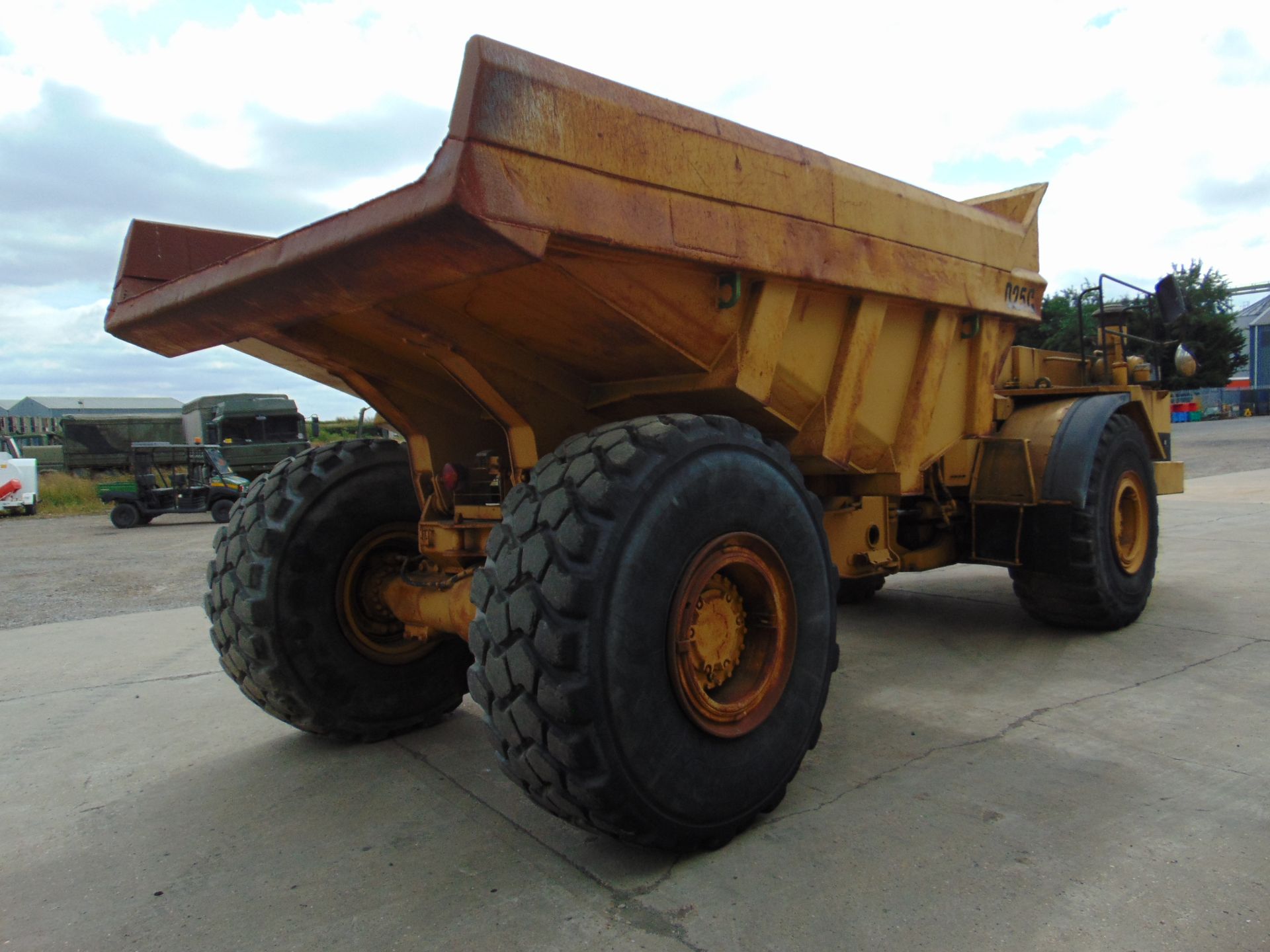 Caterpillar D25C Articulated Off Road Dumper - Image 5 of 22