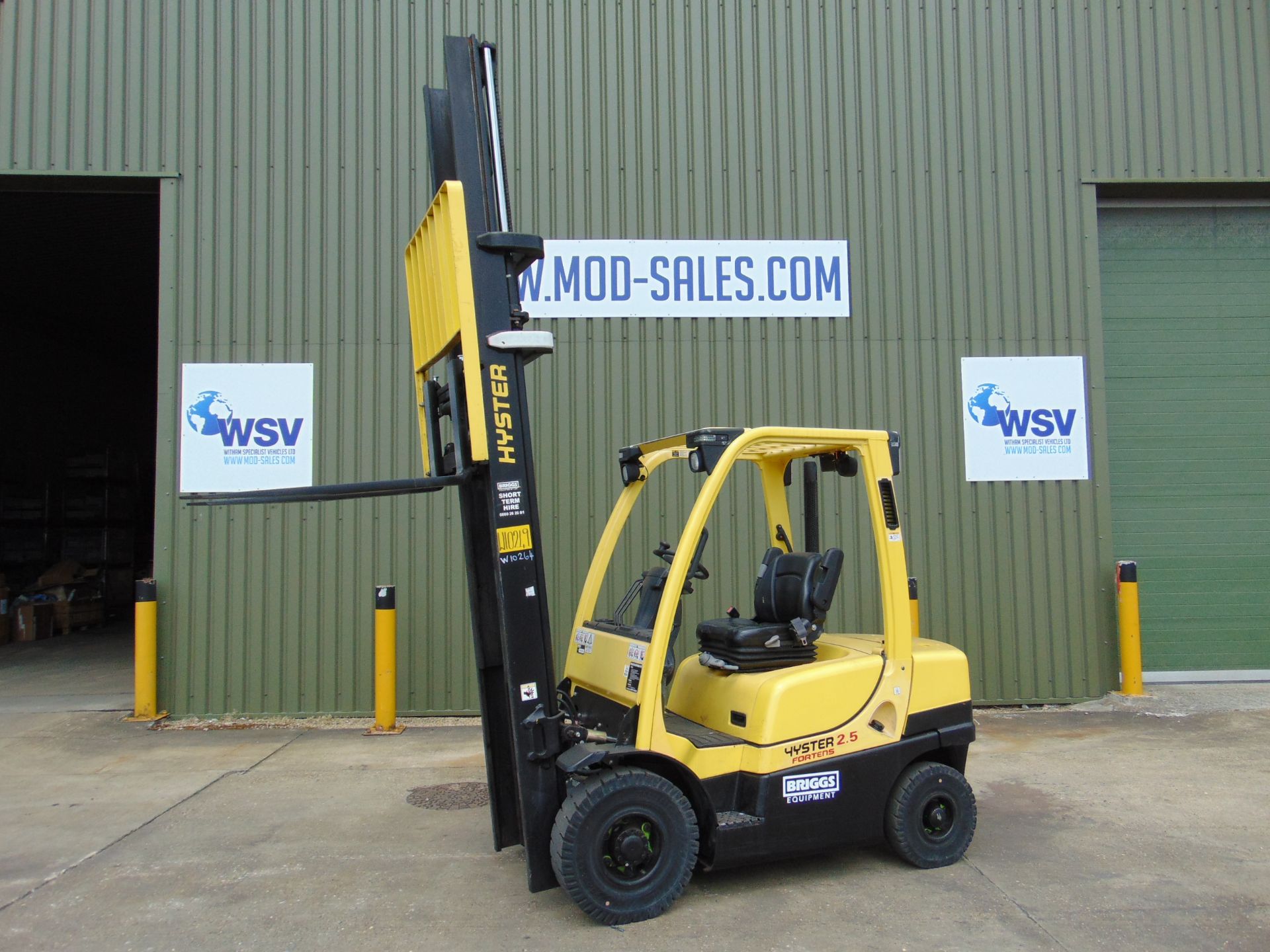 Ex Reserve Hyster H2.5FT 2500Kg Diesel Forklift Only 808 Hours! - Image 9 of 19