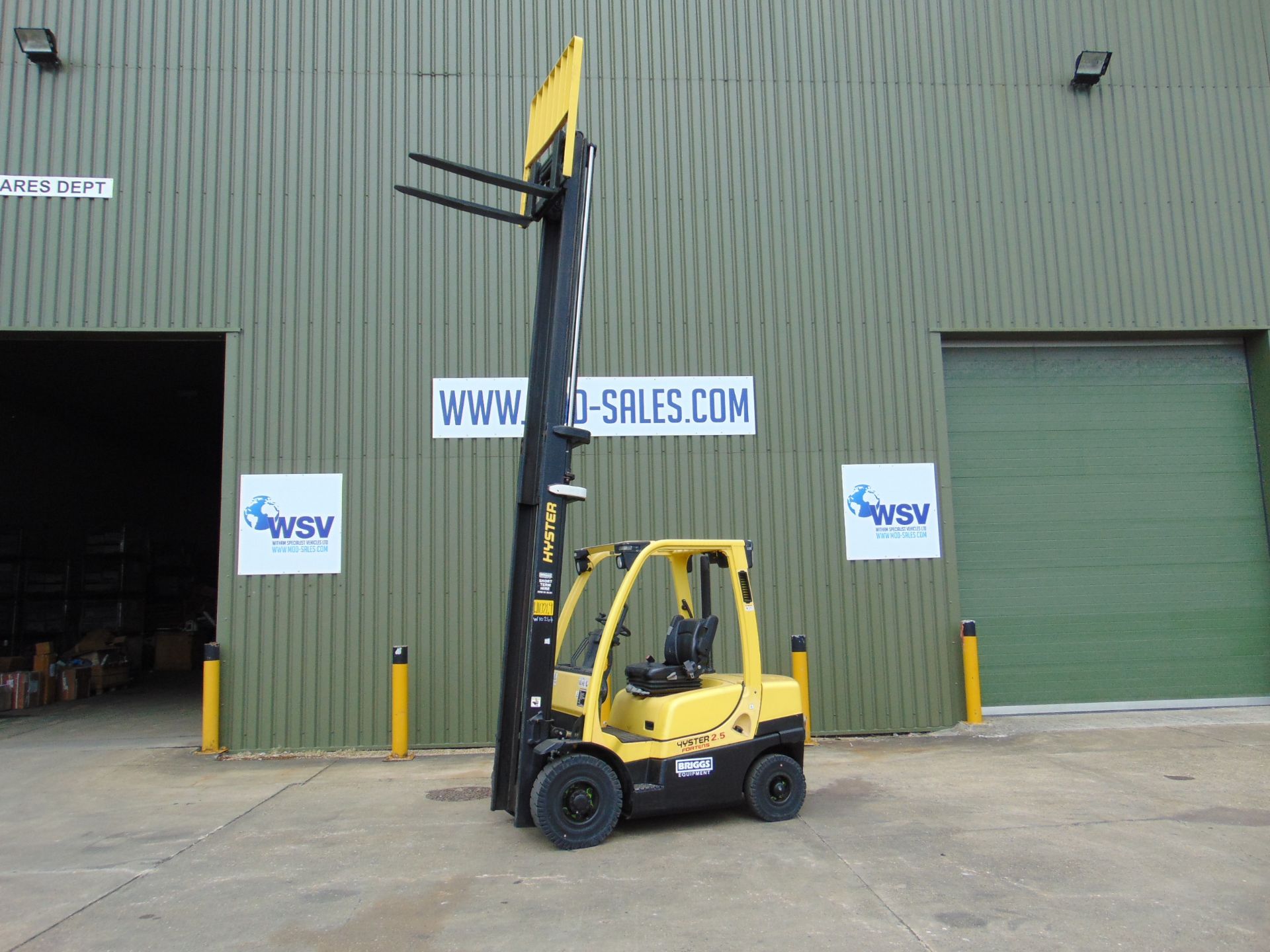 Ex Reserve Hyster H2.5FT 2500Kg Diesel Forklift Only 808 Hours! - Image 10 of 19