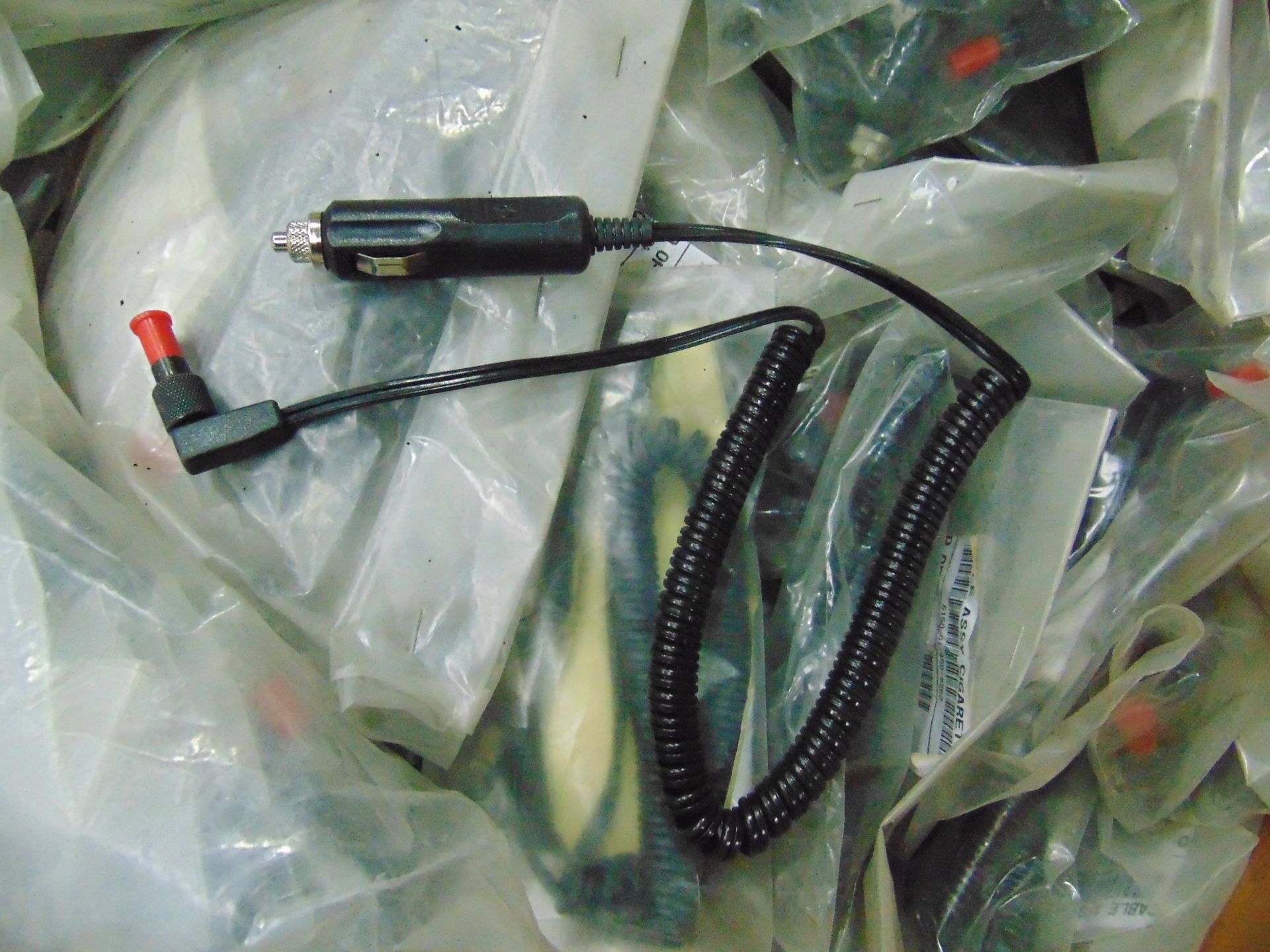 Approx 500 x NEW UNISSUED Car charging cables and Mixed Torches, Batteries etc - Image 4 of 6