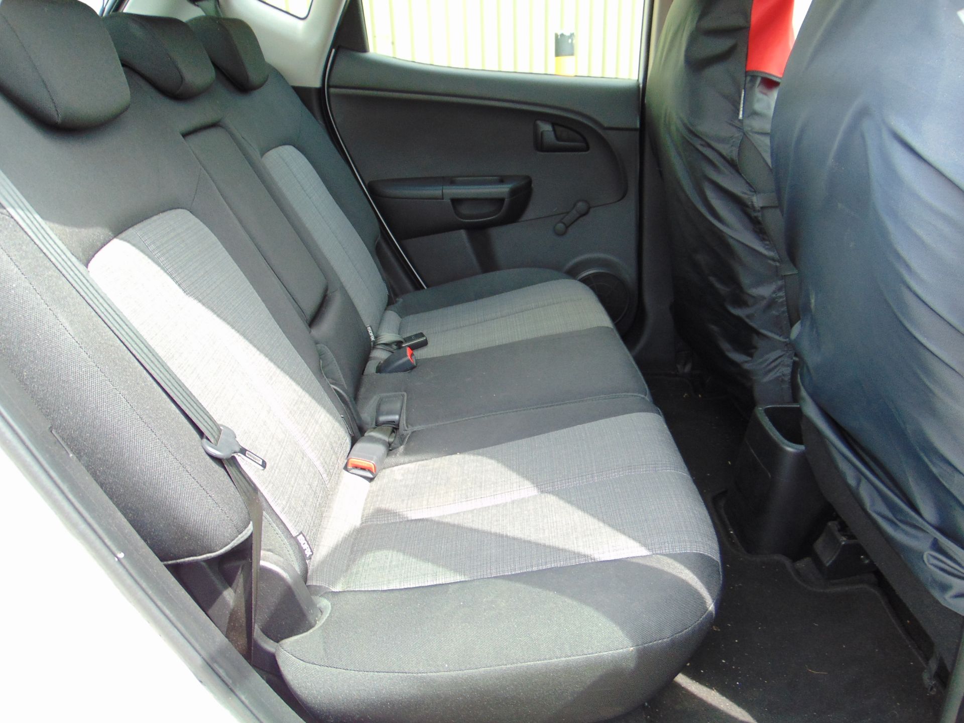 2011 Kia Venga EcoDynamics 1.4 CRDi 5 Door Diesel Hatchback Only 52,622 Miles! *NO VAT / NO PREMIUM* - Image 16 of 20