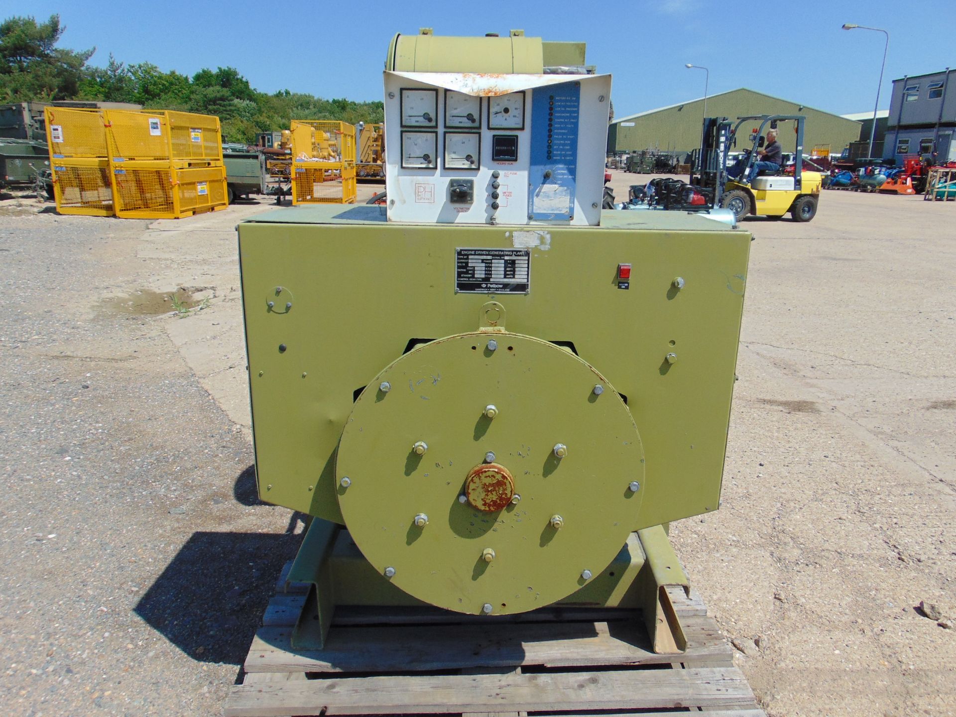 Ex Reserve Petbow BP204 255 KVA Skid Mounted Generator c/w Cummins Engine ONLY 2,122 HOURS! - Image 3 of 21