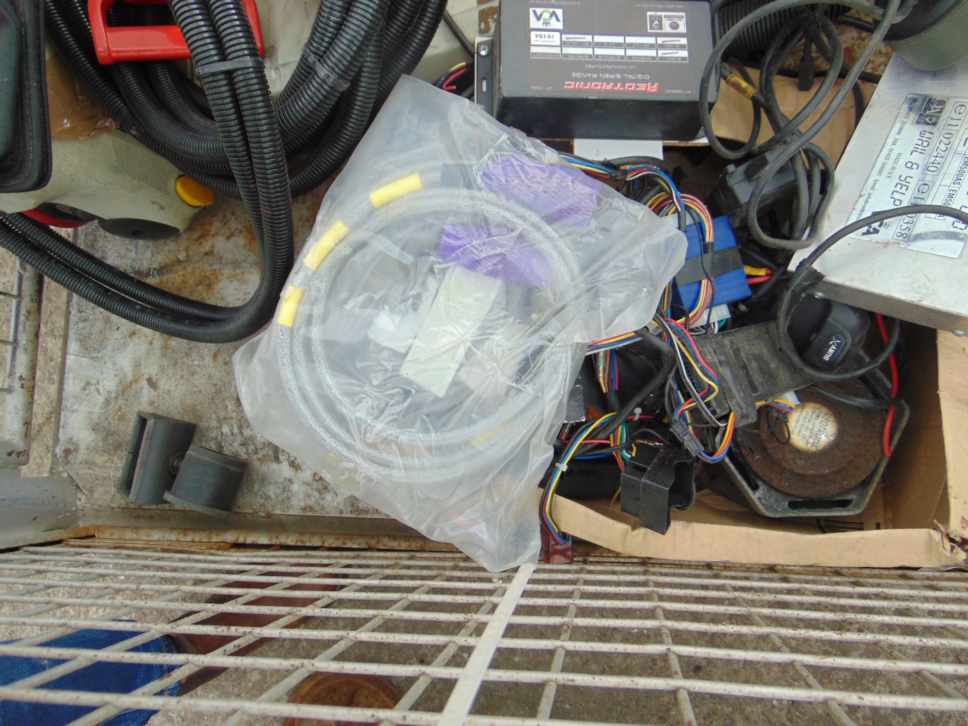 1x PALLET OF STARTER, LEADS, ELECTRONIC EQUIPMENT - Image 5 of 7