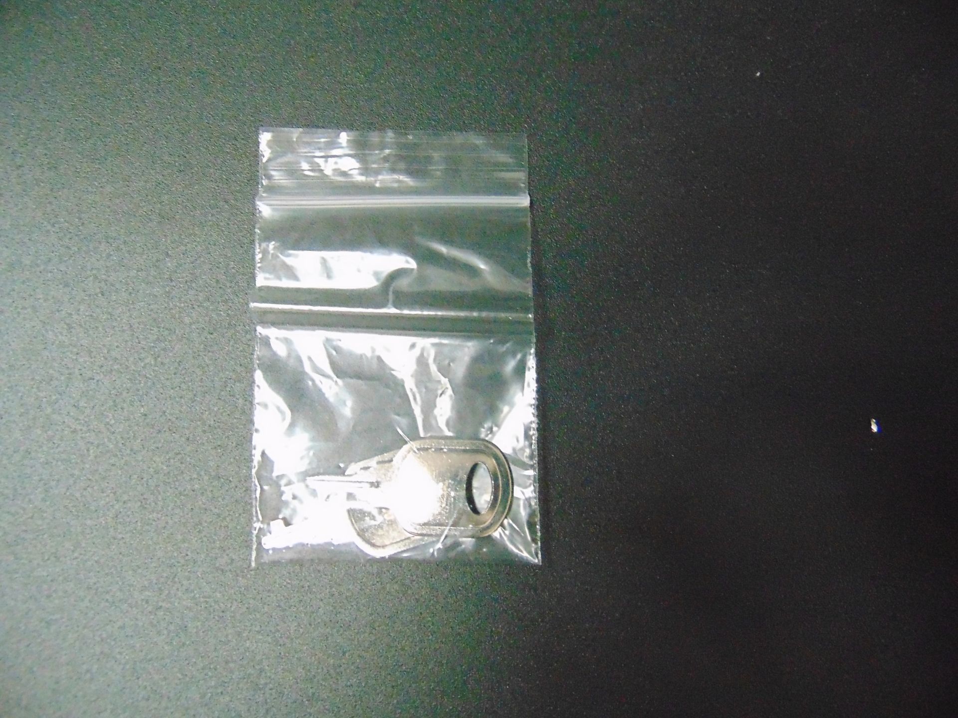Zero Cases High Quality 40 x 30 x 22 cms lockable aluminium case - Image 4 of 5
