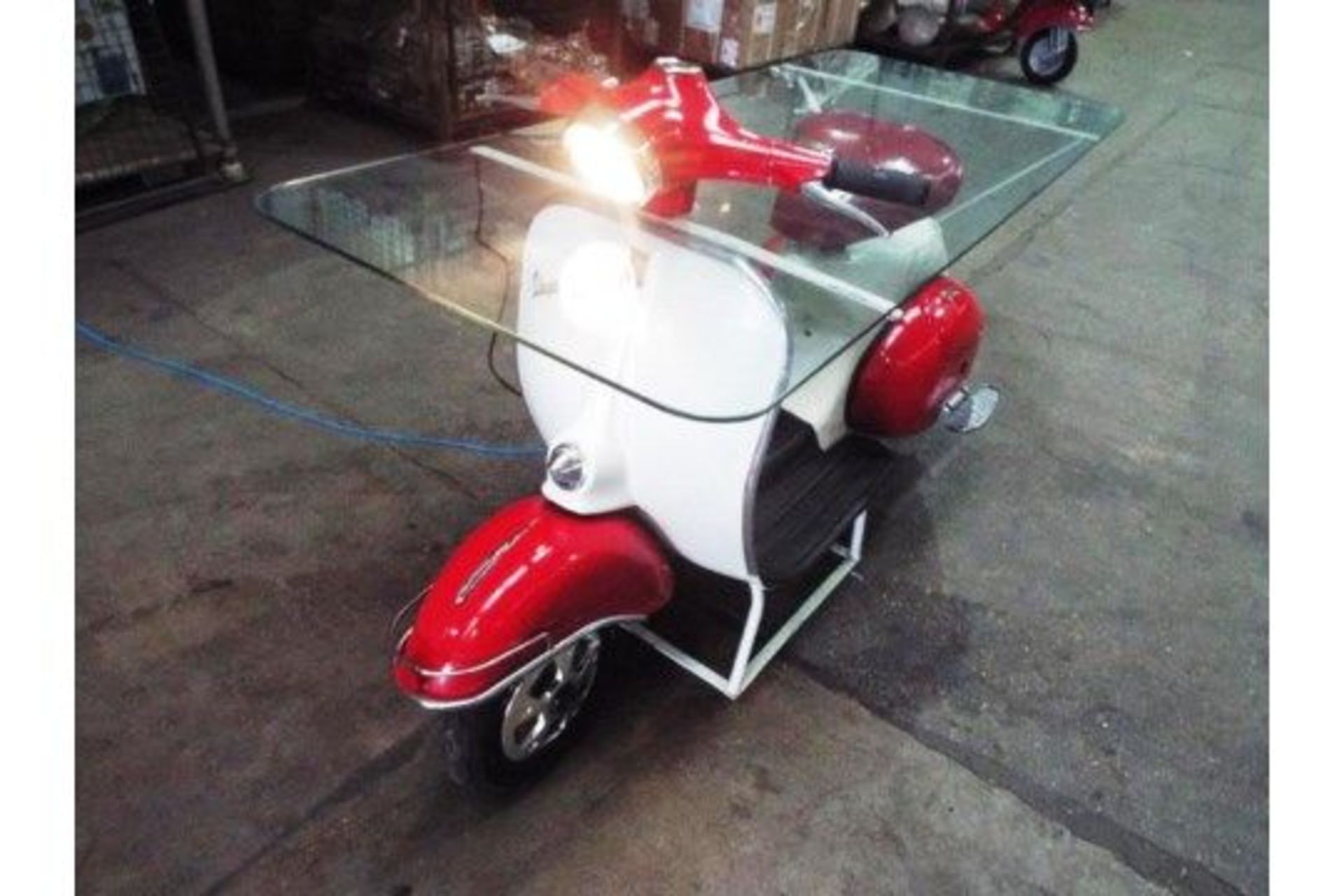 VINTAGE VESPA 150 SCOOTER GLASS TOP TABLE - Image 3 of 15