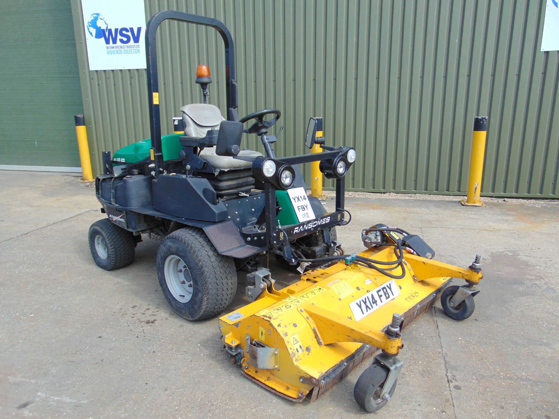 2014 Ransomes HR300 C/W Muthing Outfront Flail Mower ONLY 3,489 Hours! - Image 3 of 22