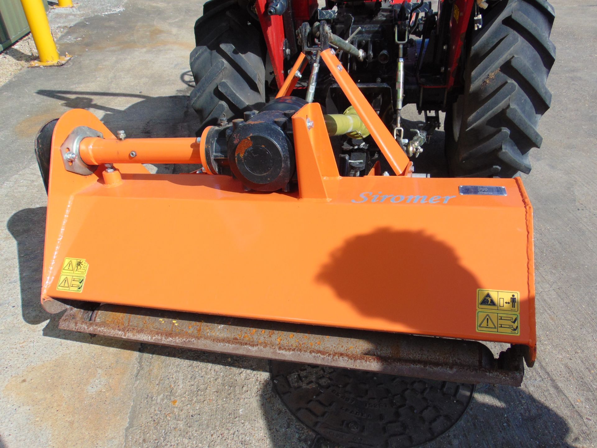 Siromer 204S 4WD Tractor c/w PTO driven Flail Mower ONLY 4 Hours! - Image 5 of 21