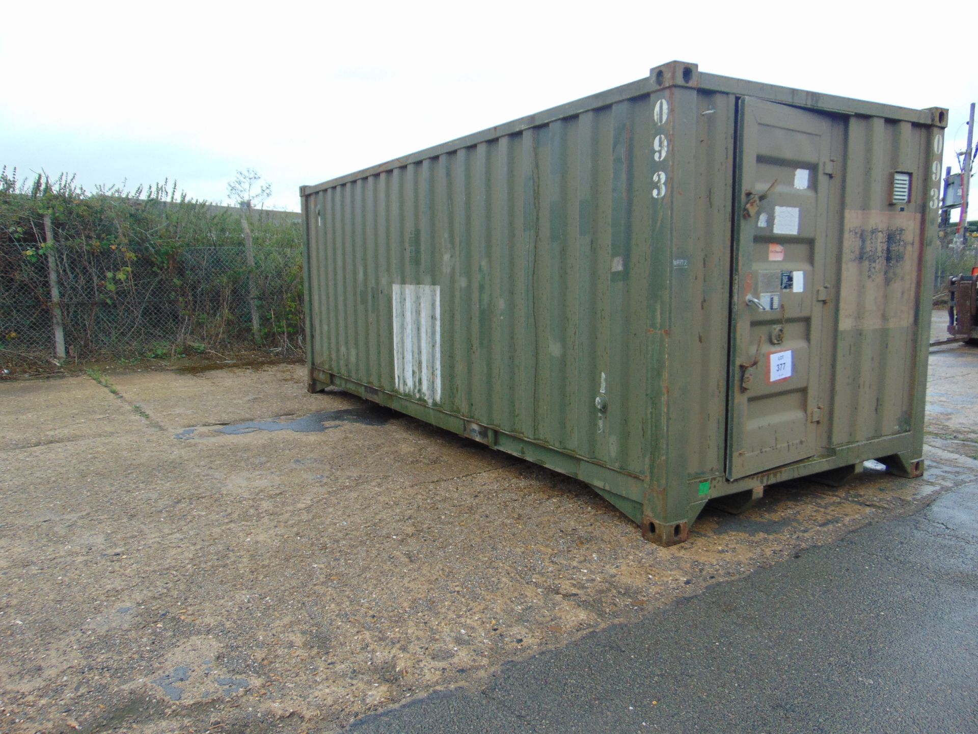 DEMOUNTABLE FRONT LINE ABLUTION UNIT IN 20FT CONTAINER WITH HOOK LOADER, TWIST LOCKS ETC. - Bild 2 aus 18