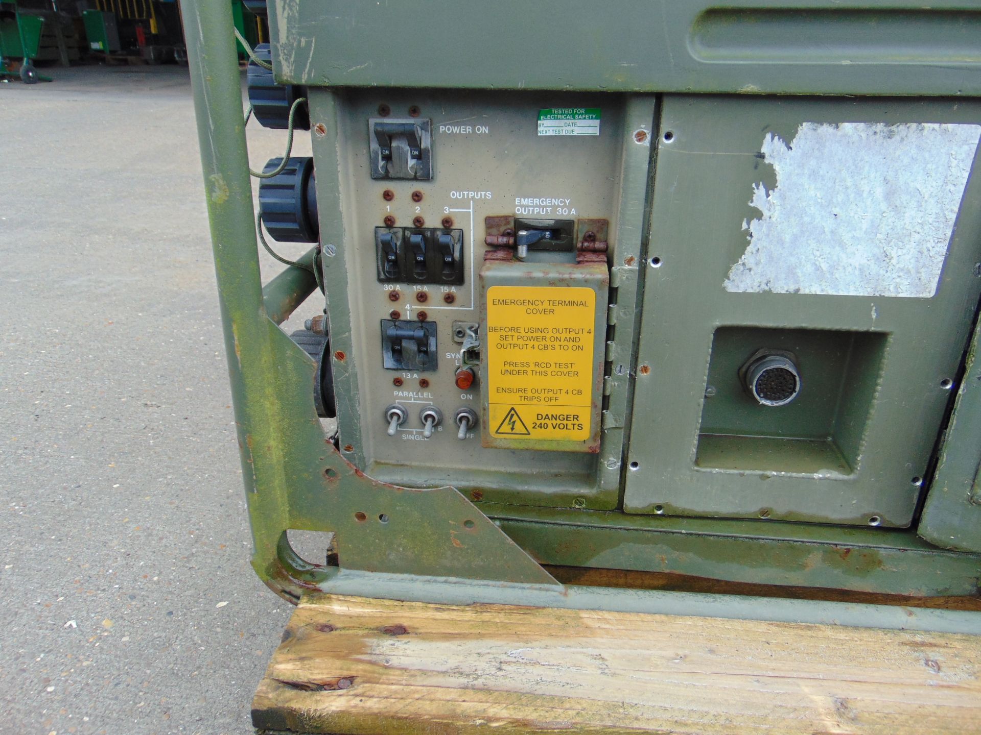 LISTER/ PETTER 5.6 KVA 240 Volt SINGLE PHASE 50 Hz Diesel GENERATOR - Image 4 of 5