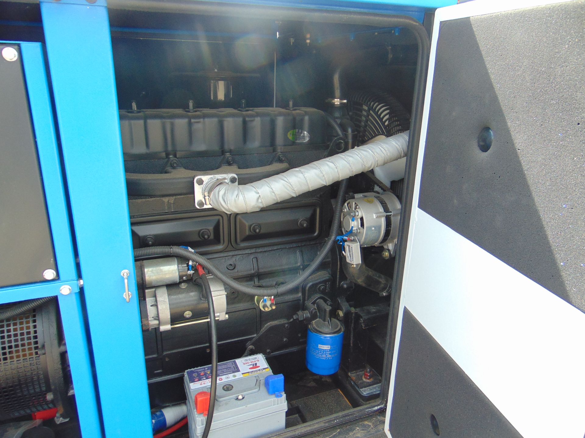 NEW UNISSUED 30 KVA SILENCED DIESEL 3 PHASE/SINGLE PHASE 230 Volt/ 400 Volt GENERATOR - Image 8 of 12