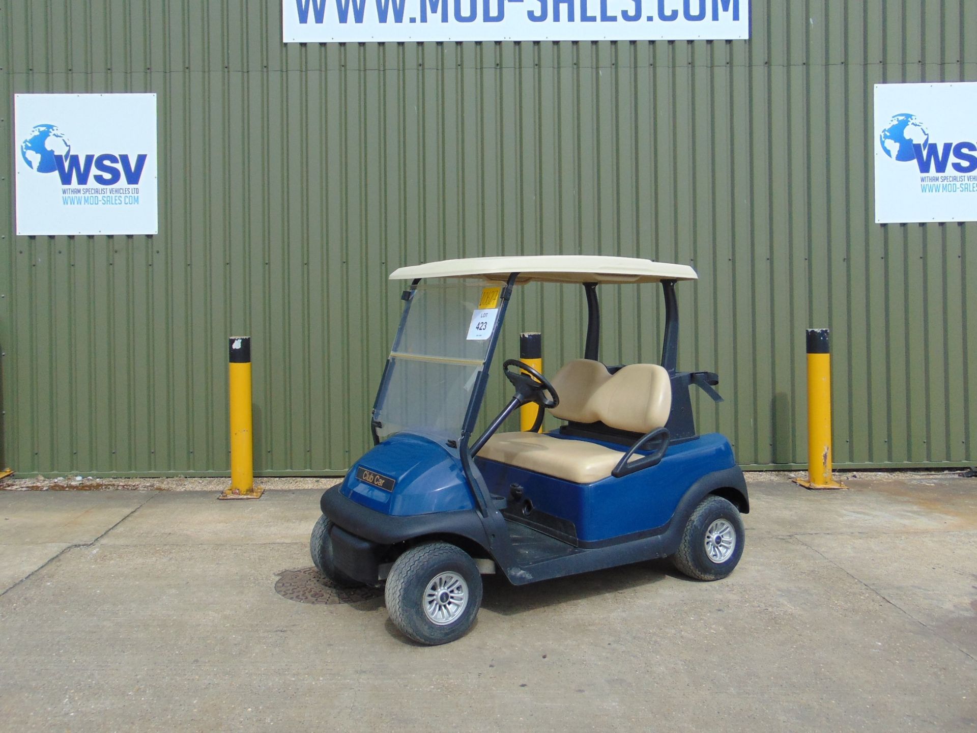 VERY NICE CLUB CAR PRECENDENT GOLF CART - LOW HOURS, NEARLY NEW TYRES