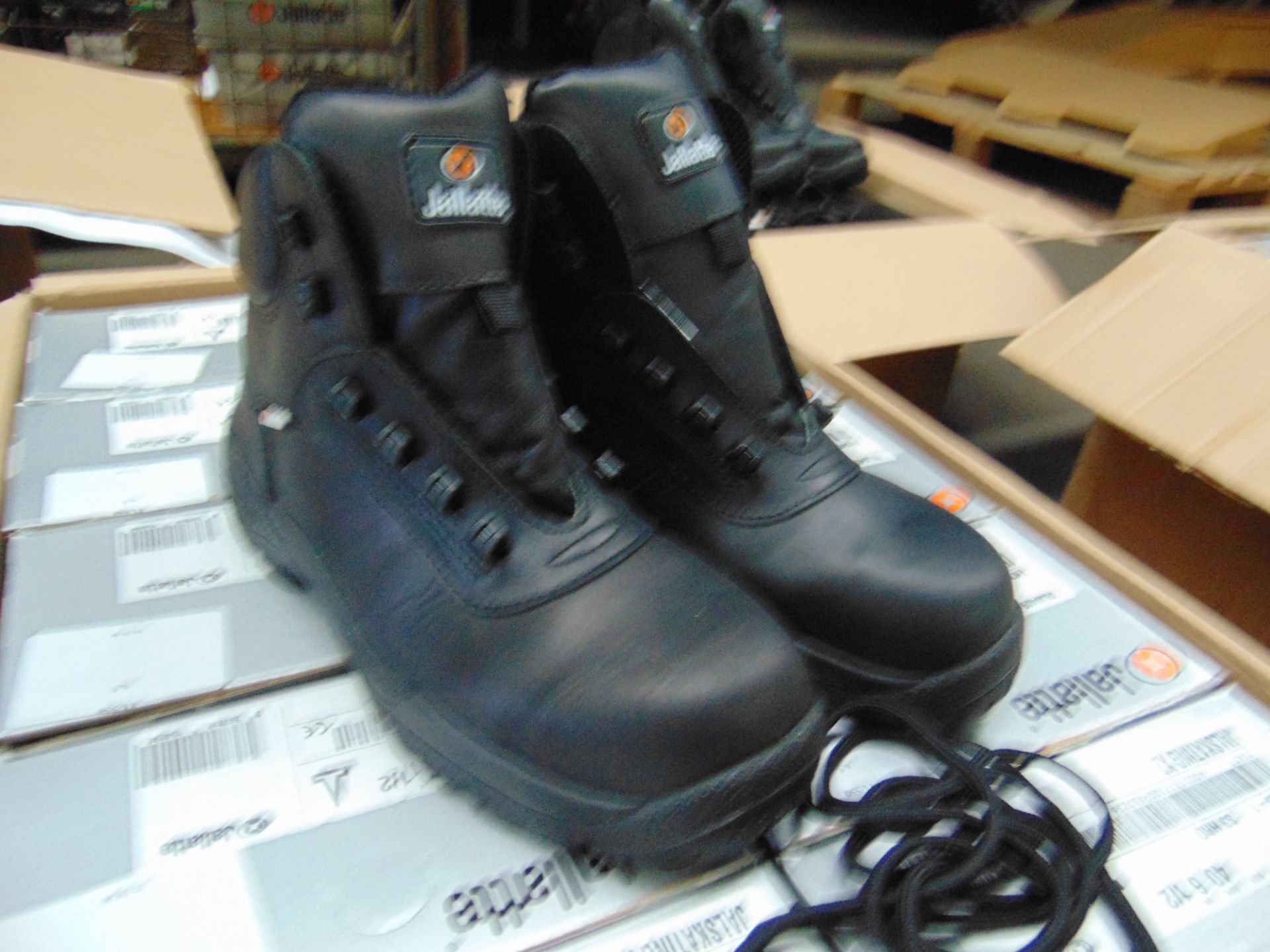 Qty 10 x UNISSUED Jallatte Safety Boots Size 6.5 - Image 2 of 4