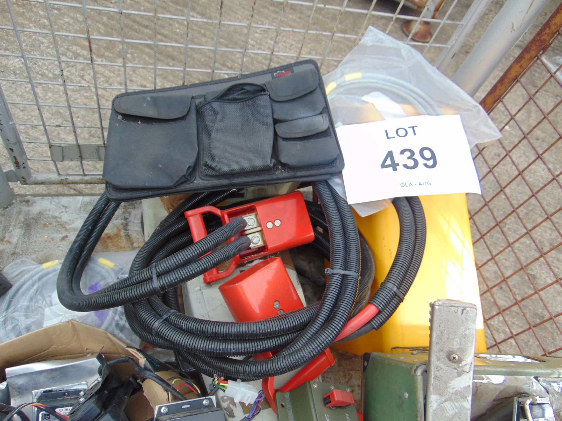 1x PALLET OF STARTER, LEADS, ELECTRONIC EQUIPMENT