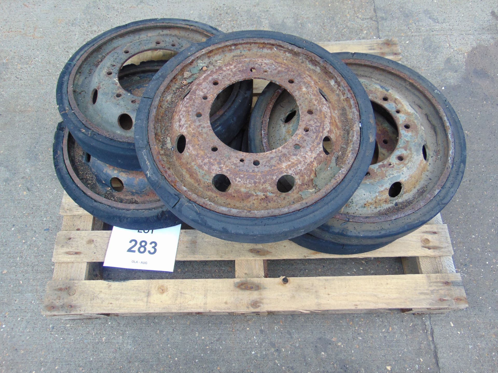 5X FV 432 Road Wheels - Image 2 of 2